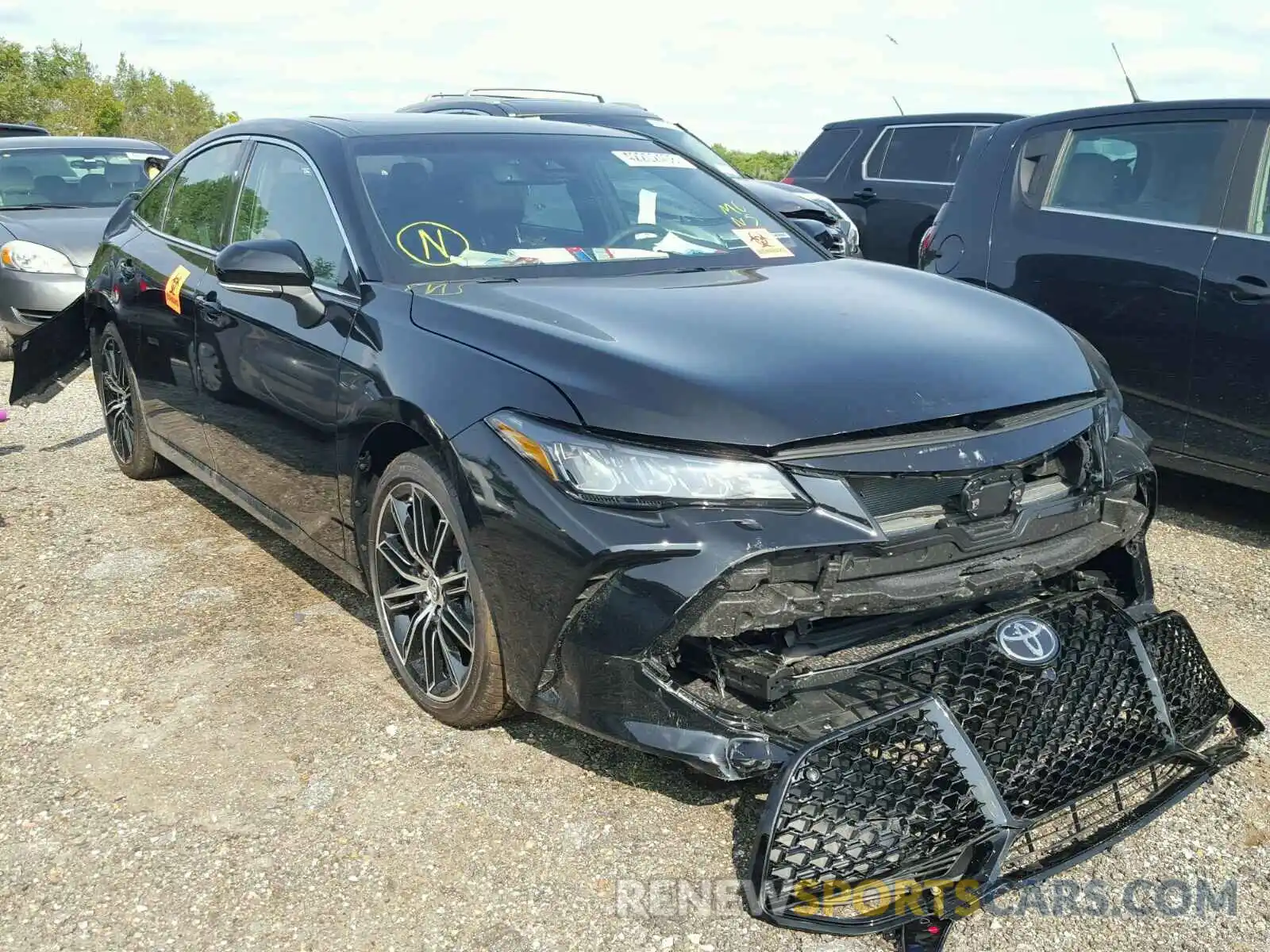 1 Photograph of a damaged car 4T1BZ1FB6KU007667 TOYOTA AVALON 2019