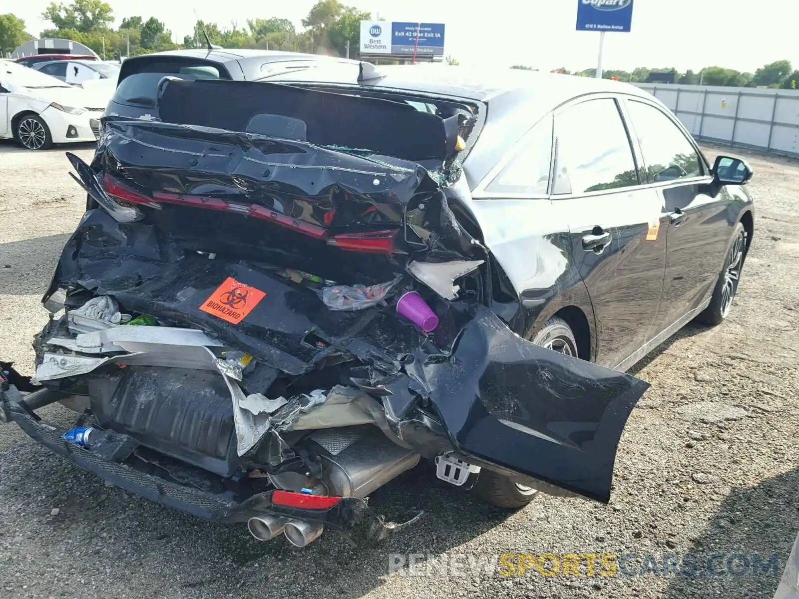 4 Photograph of a damaged car 4T1BZ1FB6KU007667 TOYOTA AVALON 2019