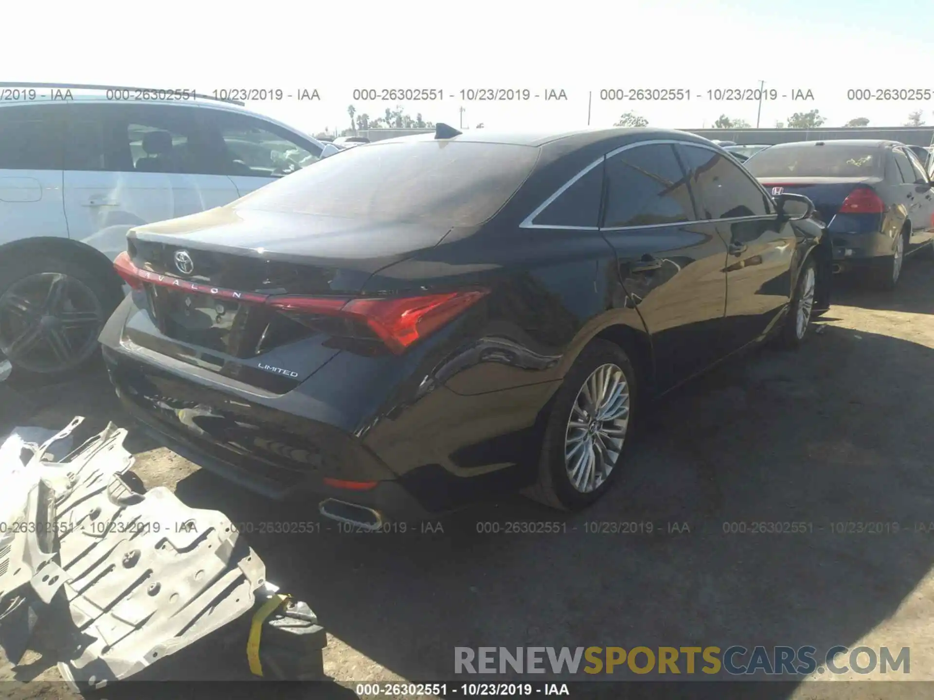 4 Photograph of a damaged car 4T1BZ1FB6KU007829 TOYOTA AVALON 2019