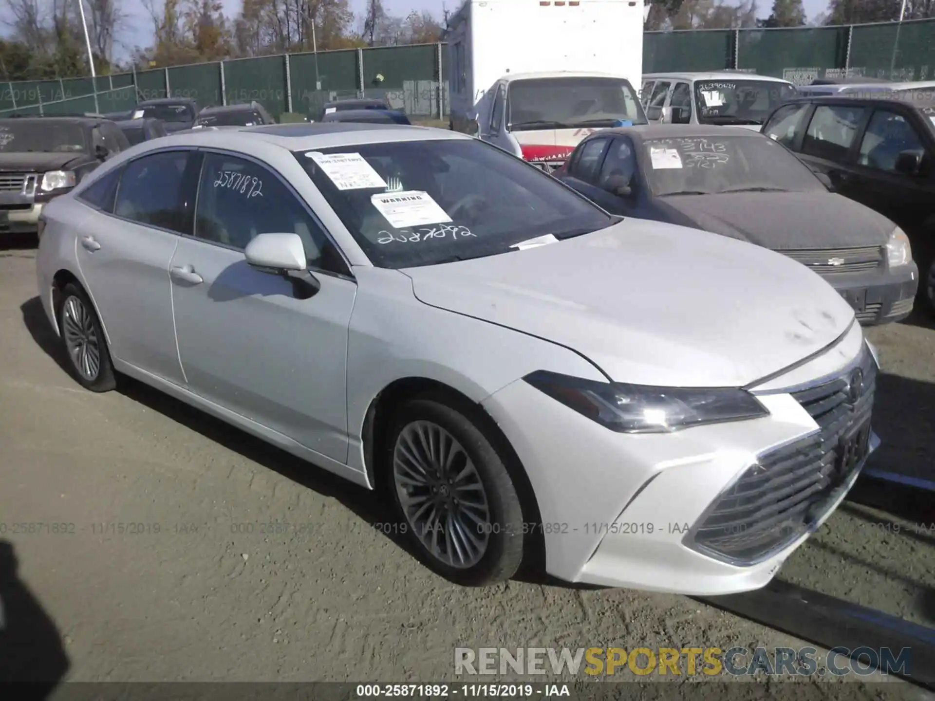 1 Photograph of a damaged car 4T1BZ1FB6KU008110 TOYOTA AVALON 2019