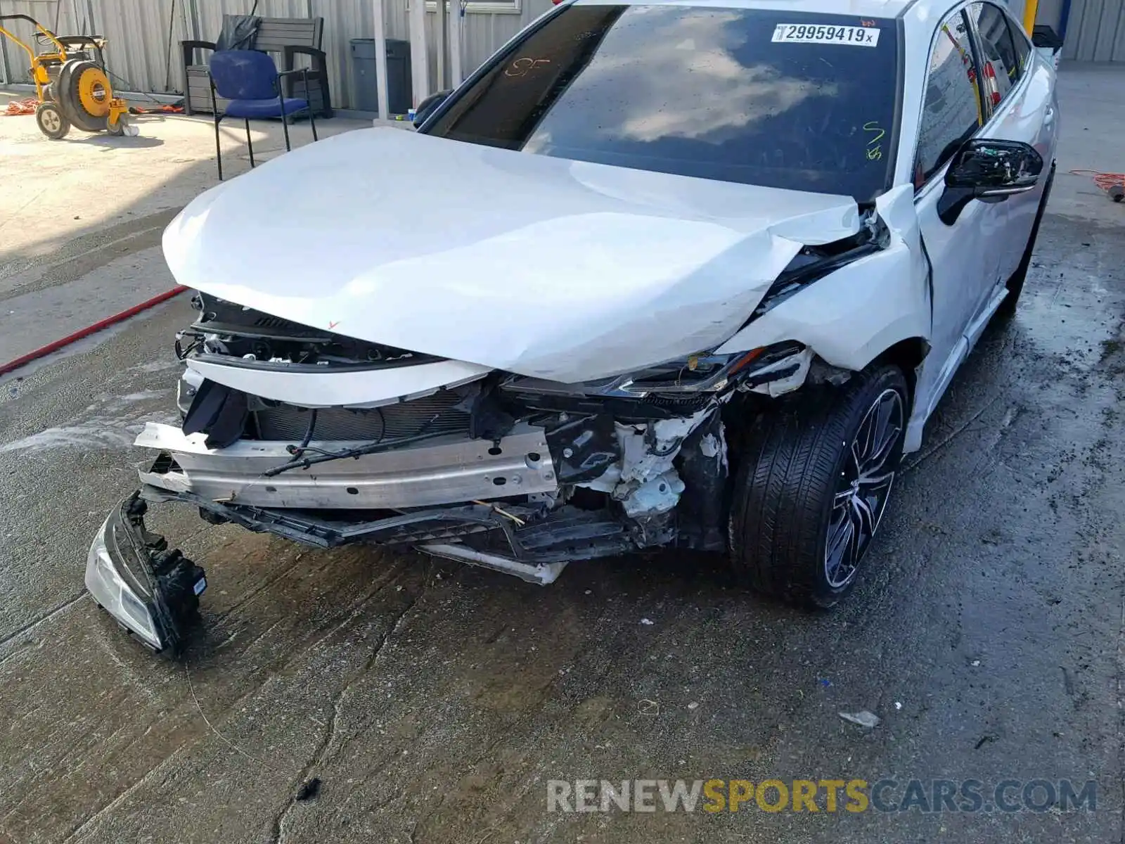 9 Photograph of a damaged car 4T1BZ1FB6KU008138 TOYOTA AVALON 2019