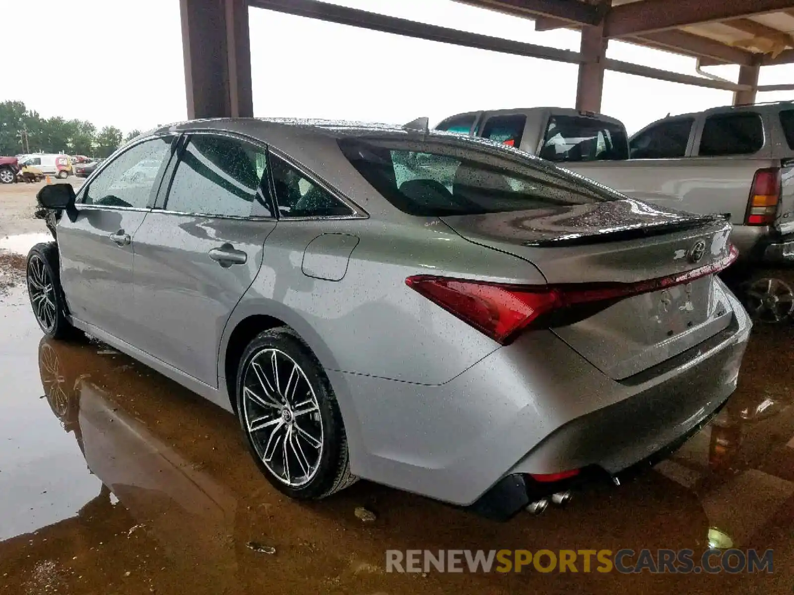 3 Photograph of a damaged car 4T1BZ1FB6KU010326 TOYOTA AVALON 2019