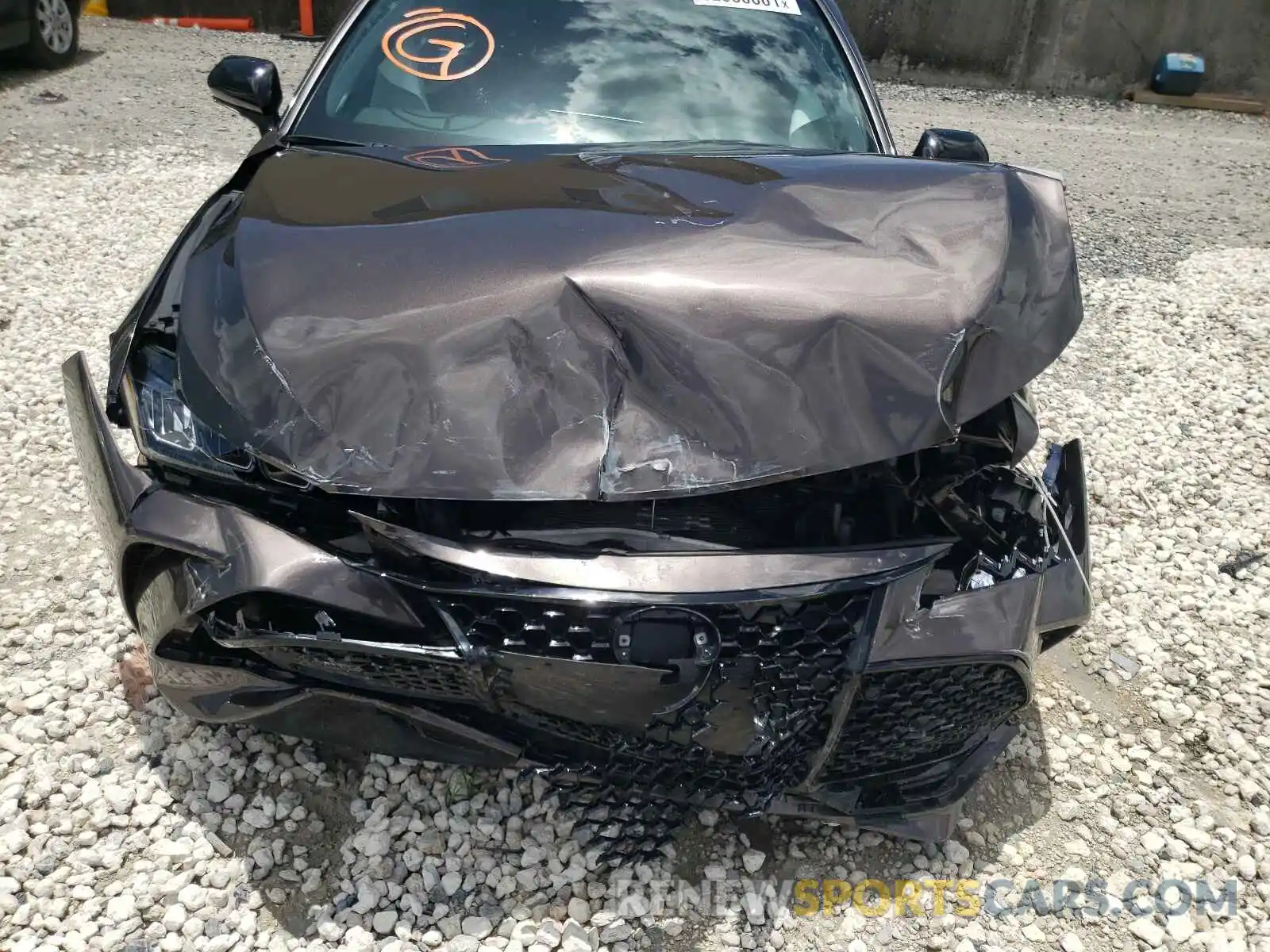 9 Photograph of a damaged car 4T1BZ1FB6KU010827 TOYOTA AVALON 2019