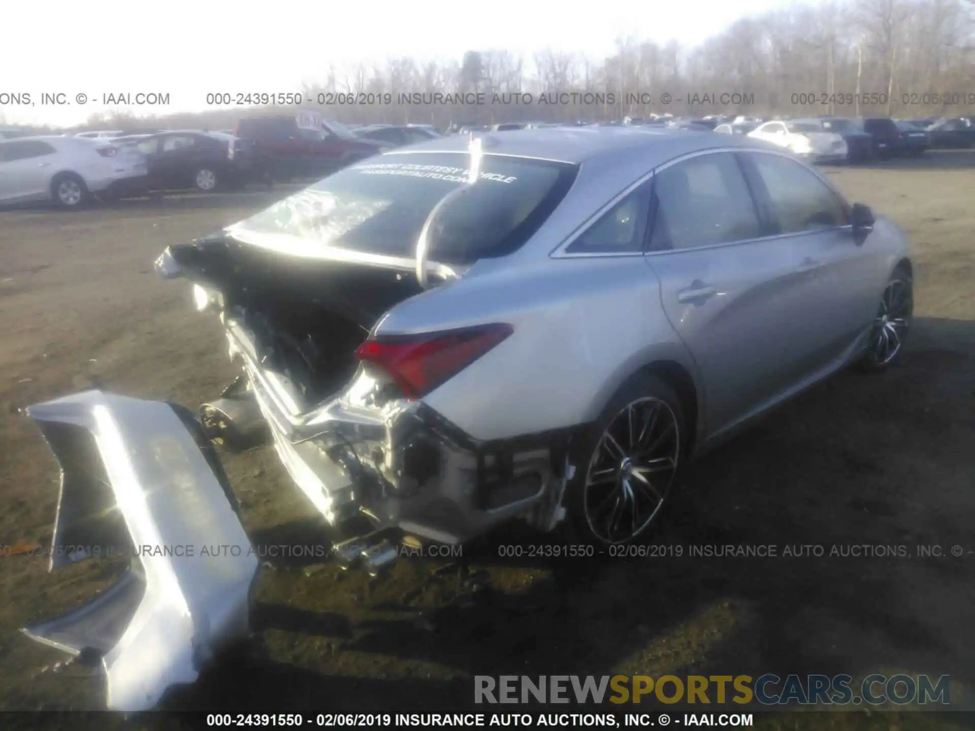 4 Photograph of a damaged car 4T1BZ1FB6KU013212 TOYOTA AVALON 2019