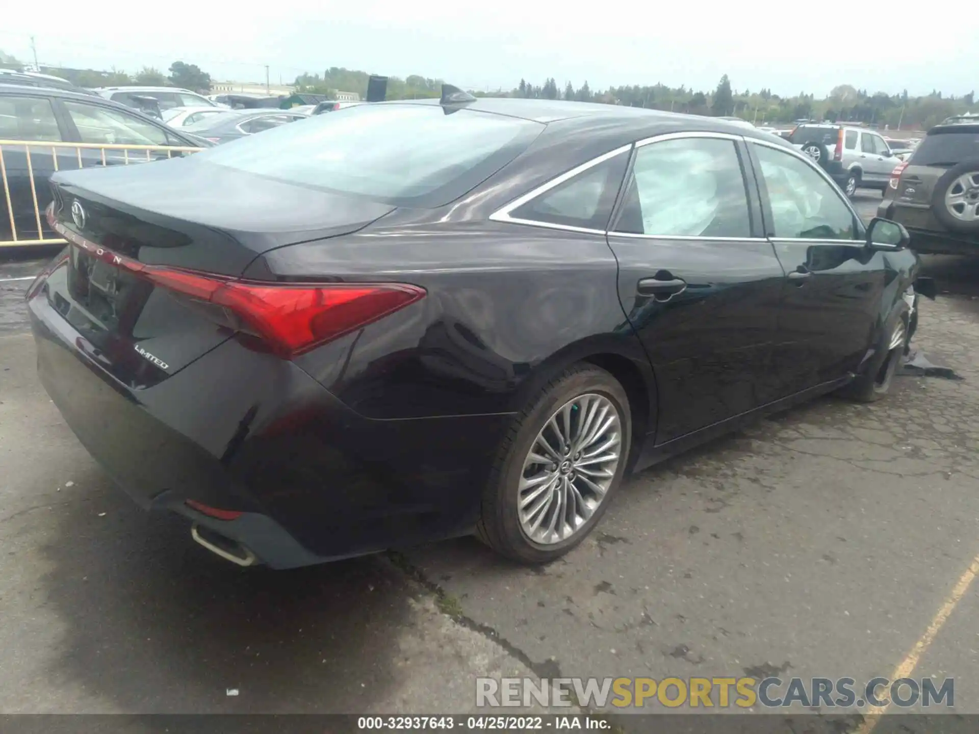 4 Фотография поврежденного автомобиля 4T1BZ1FB6KU016059 TOYOTA AVALON 2019