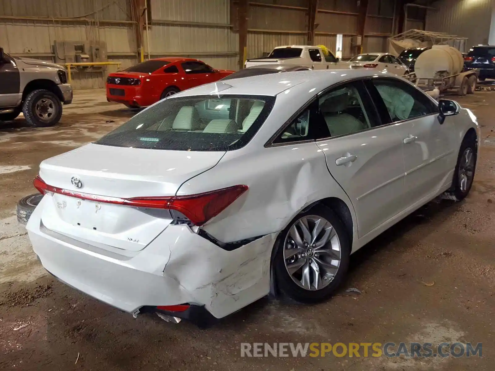 4 Photograph of a damaged car 4T1BZ1FB6KU016594 TOYOTA AVALON 2019