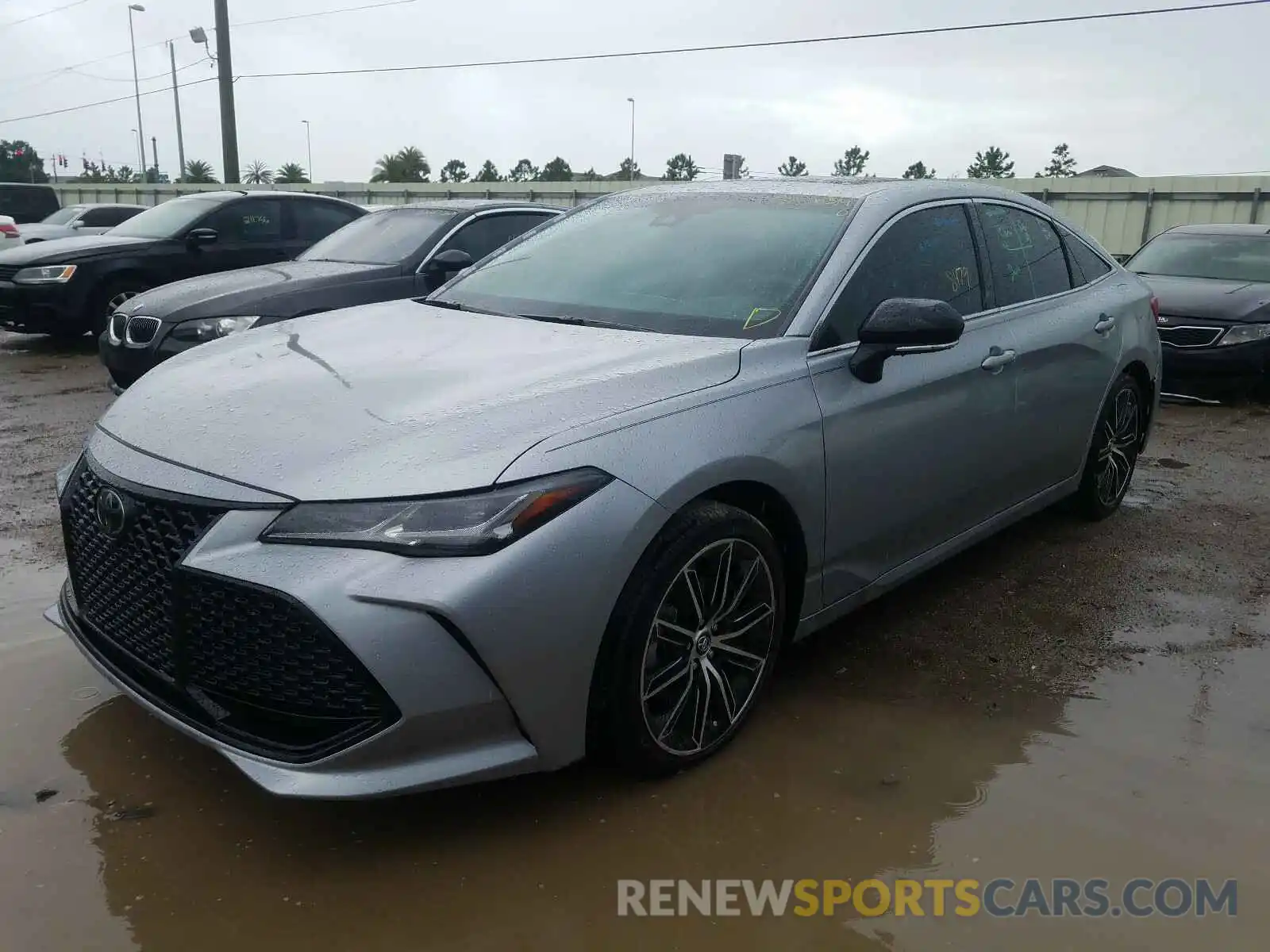 2 Photograph of a damaged car 4T1BZ1FB6KU019172 TOYOTA AVALON 2019