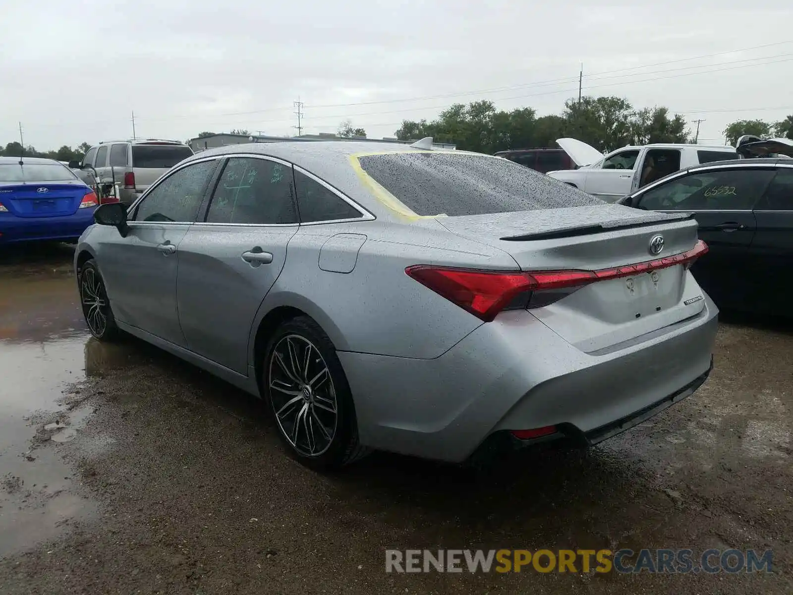 3 Photograph of a damaged car 4T1BZ1FB6KU019172 TOYOTA AVALON 2019