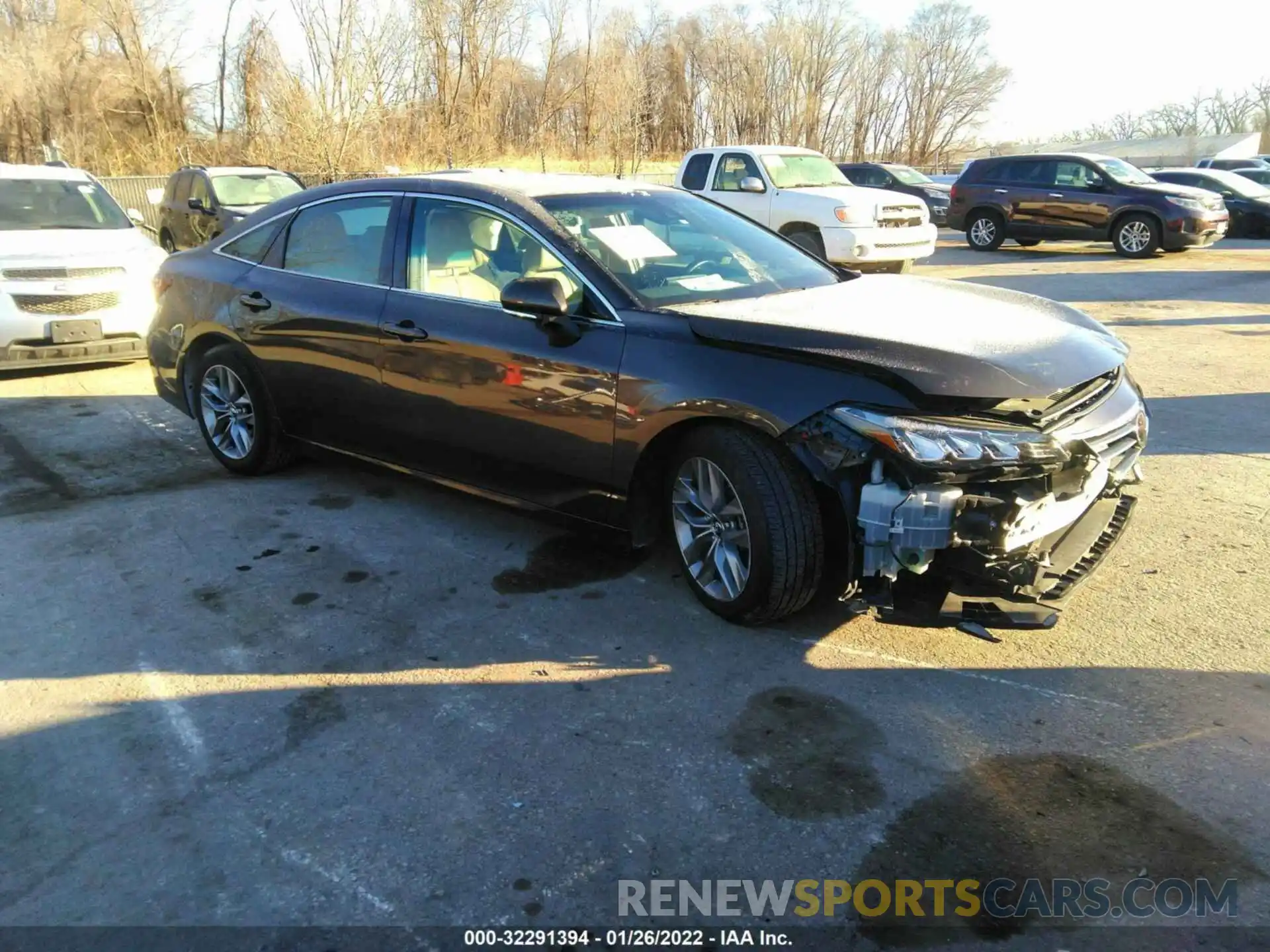 1 Photograph of a damaged car 4T1BZ1FB6KU019771 TOYOTA AVALON 2019