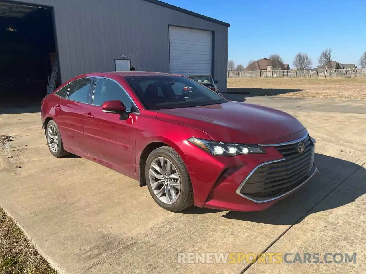 1 Photograph of a damaged car 4T1BZ1FB6KU021245 TOYOTA AVALON 2019