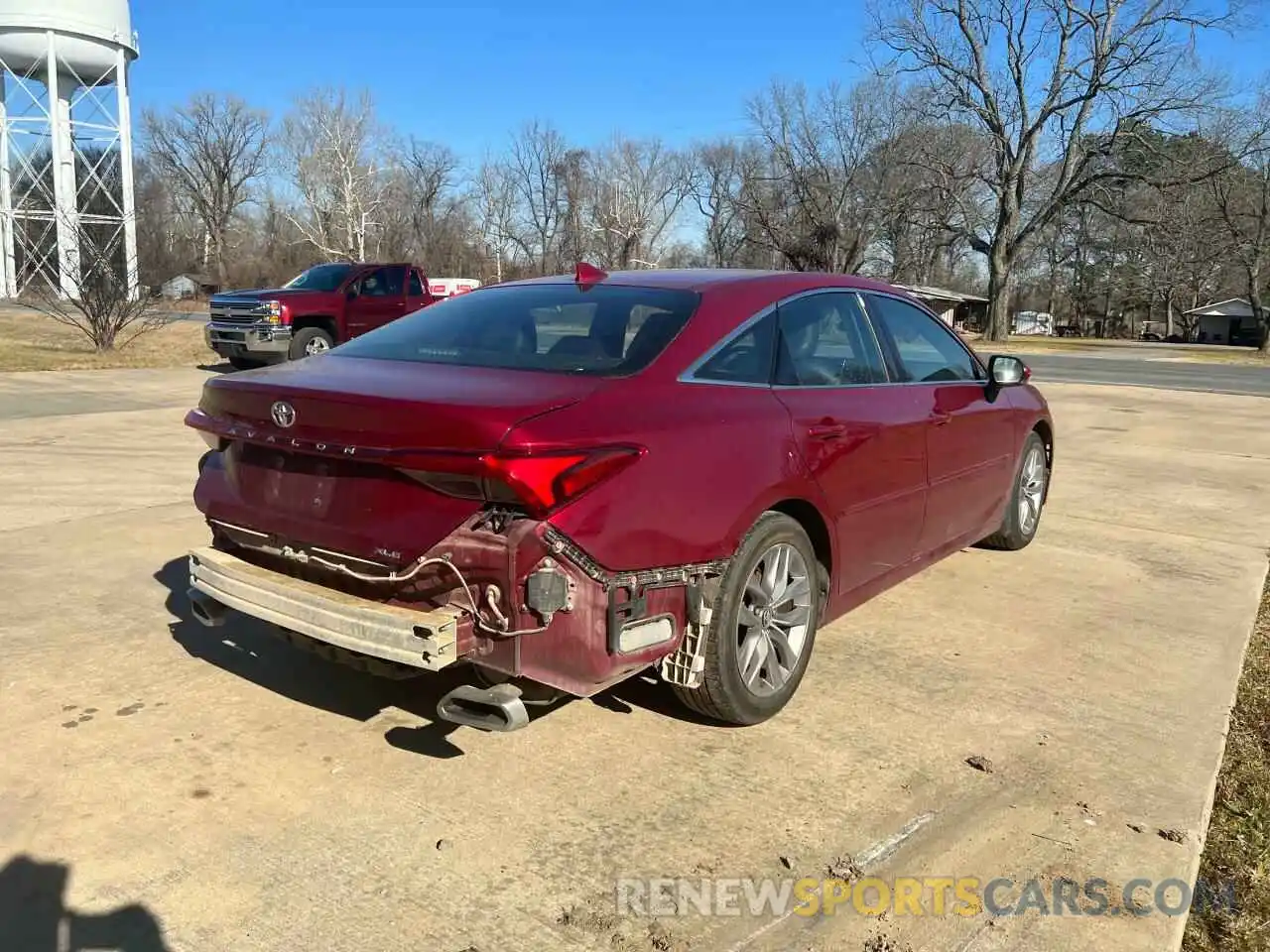 4 Photograph of a damaged car 4T1BZ1FB6KU021245 TOYOTA AVALON 2019