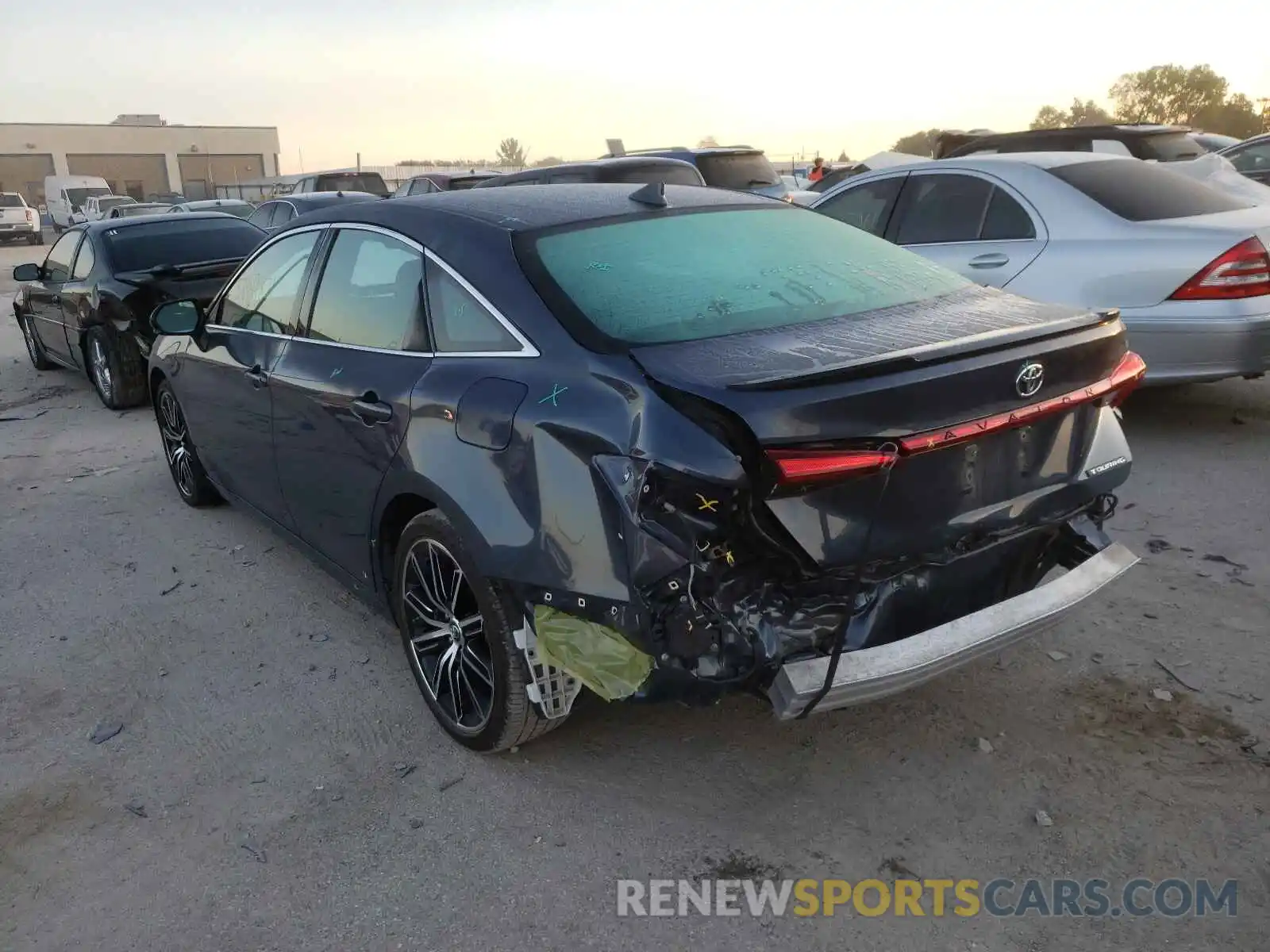 3 Photograph of a damaged car 4T1BZ1FB6KU021438 TOYOTA AVALON 2019