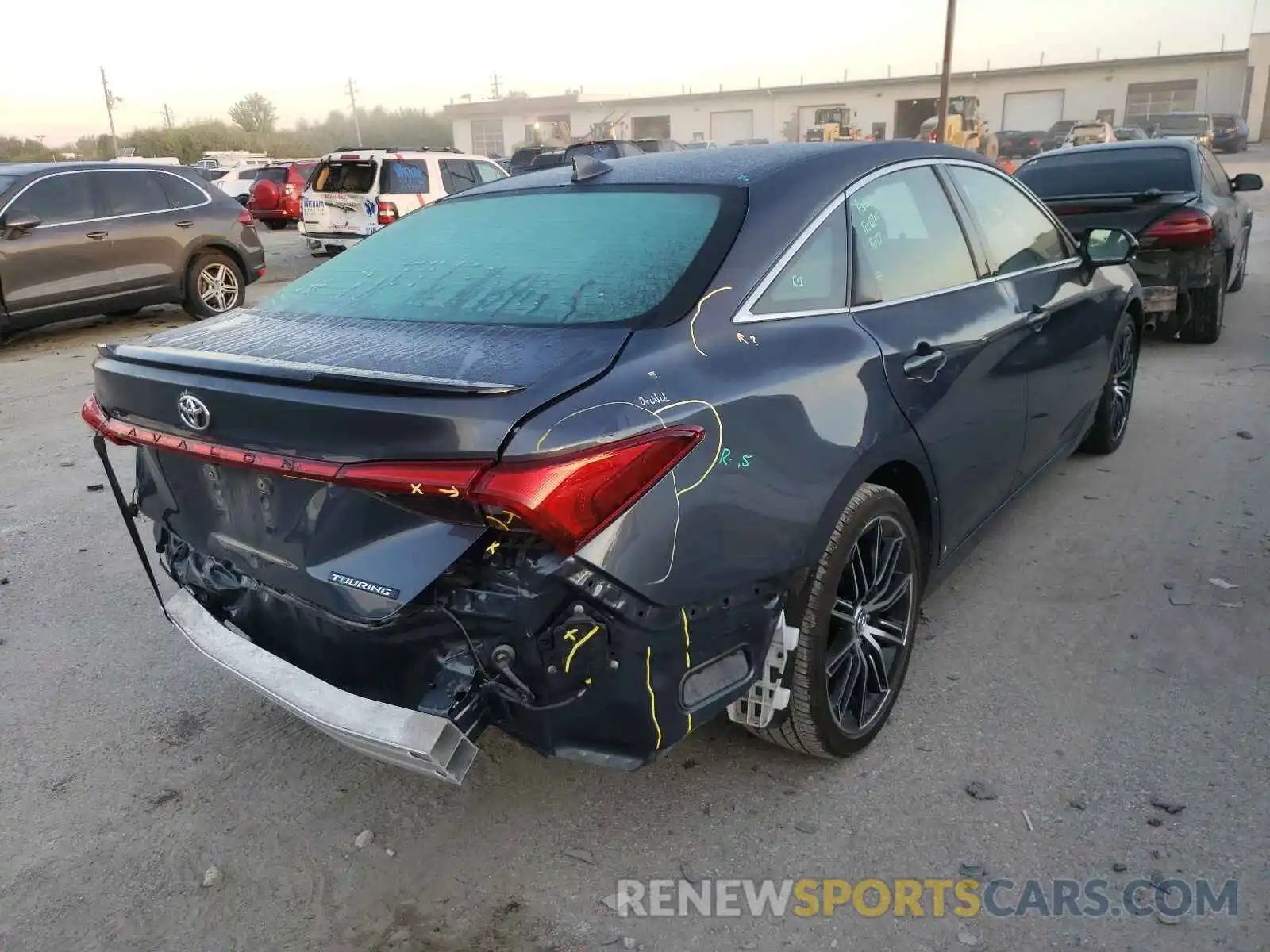 4 Photograph of a damaged car 4T1BZ1FB6KU021438 TOYOTA AVALON 2019