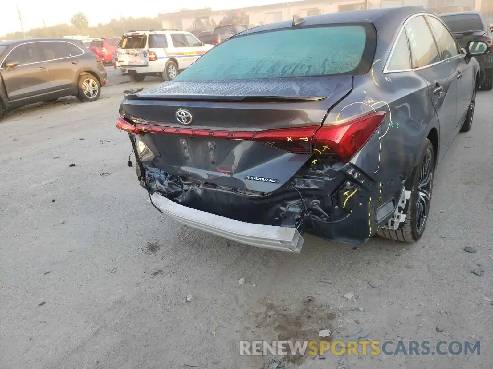 9 Photograph of a damaged car 4T1BZ1FB6KU021438 TOYOTA AVALON 2019