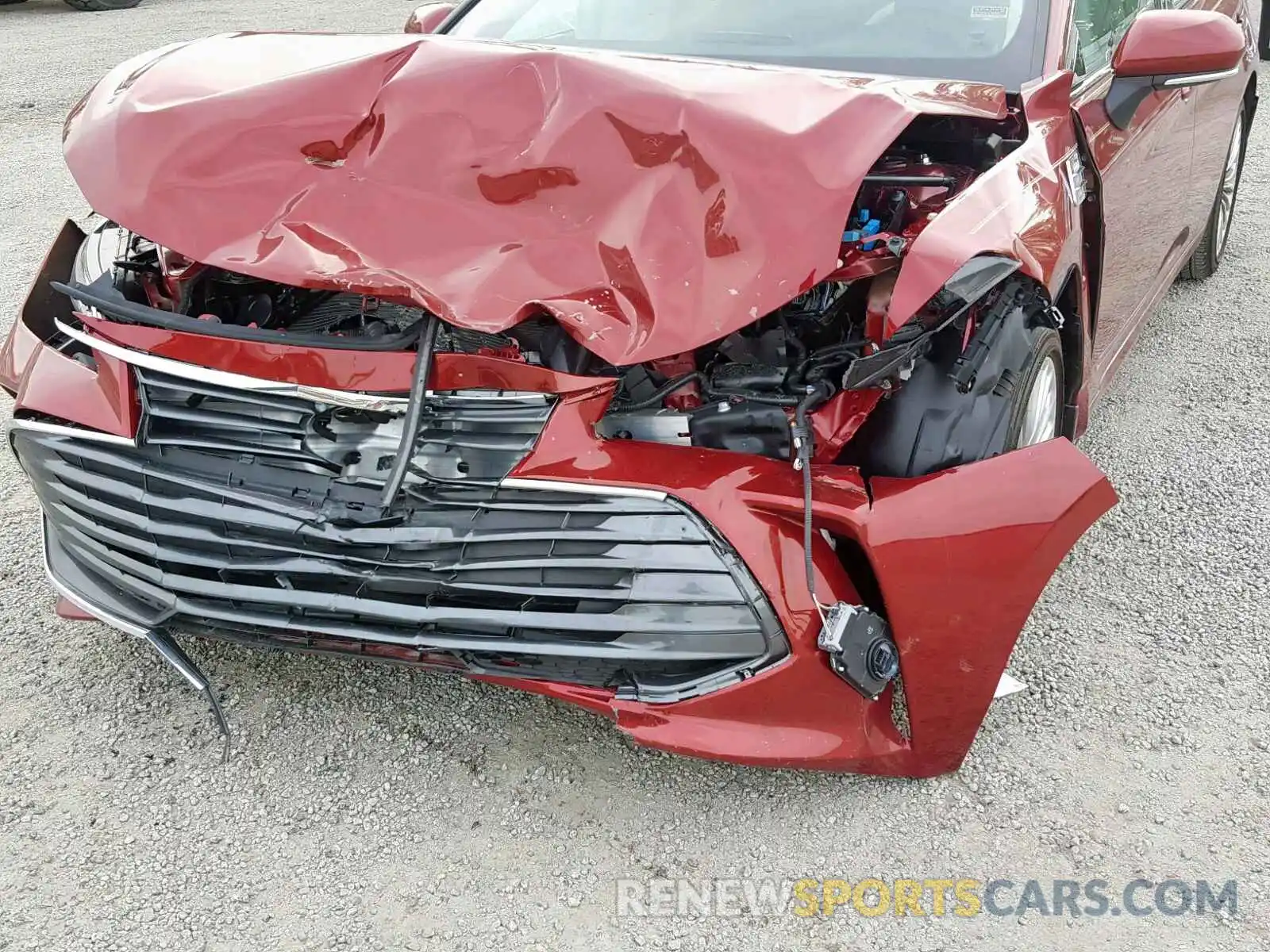 9 Photograph of a damaged car 4T1BZ1FB6KU026106 TOYOTA AVALON 2019