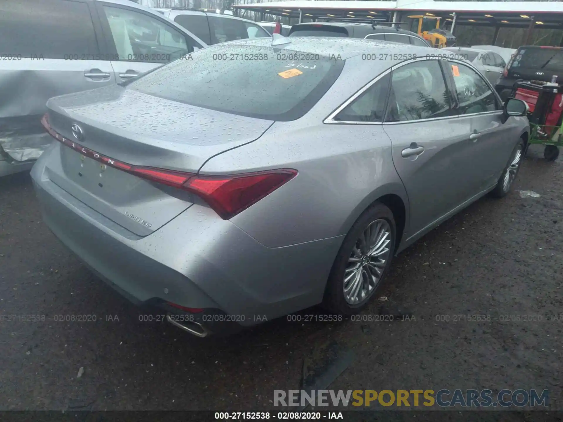 4 Photograph of a damaged car 4T1BZ1FB6KU026932 TOYOTA AVALON 2019