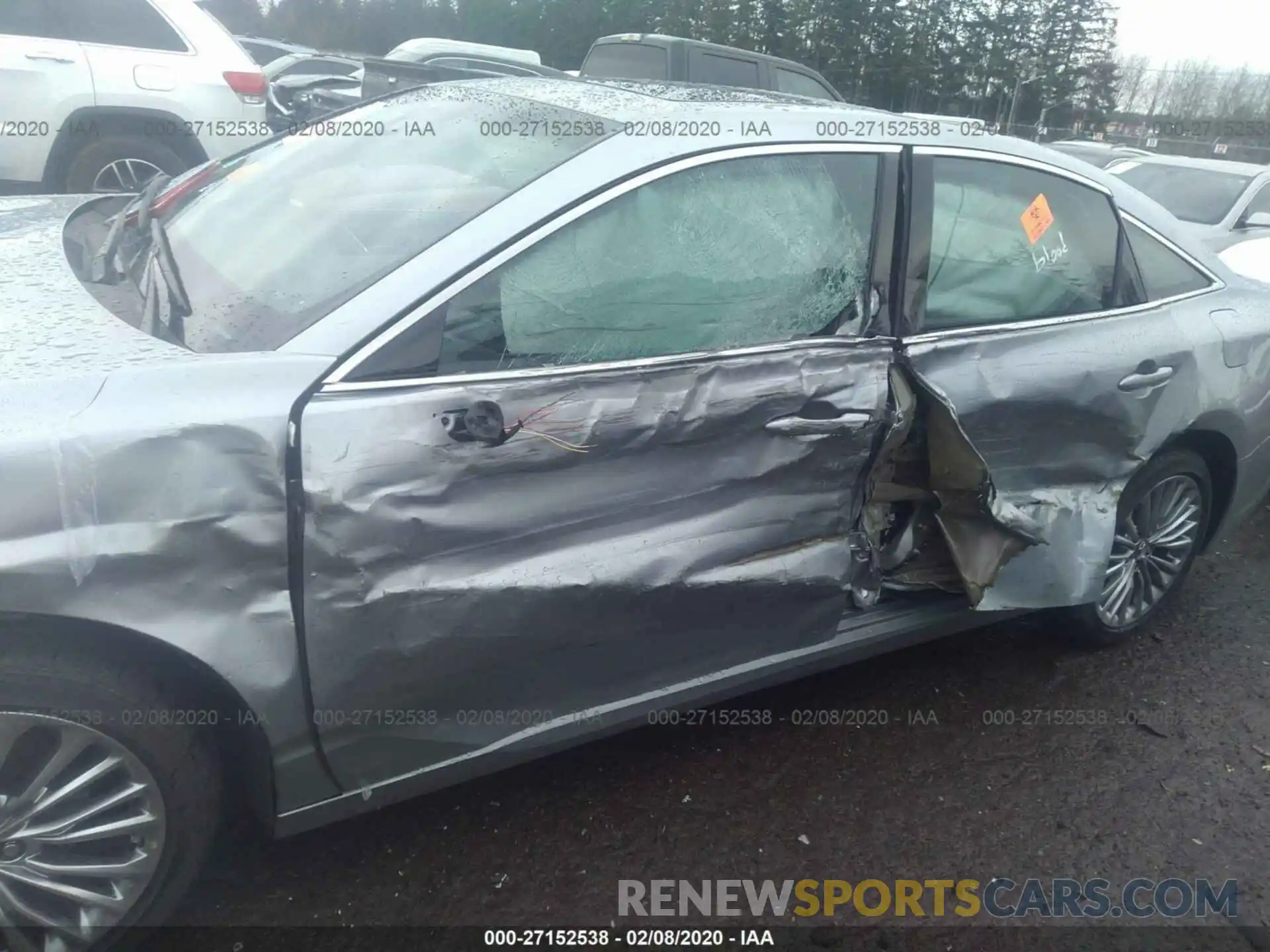 6 Photograph of a damaged car 4T1BZ1FB6KU026932 TOYOTA AVALON 2019