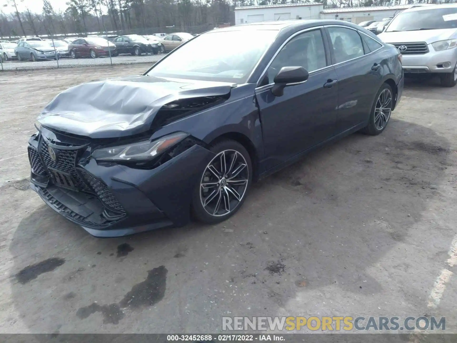 2 Photograph of a damaged car 4T1BZ1FB6KU027269 TOYOTA AVALON 2019