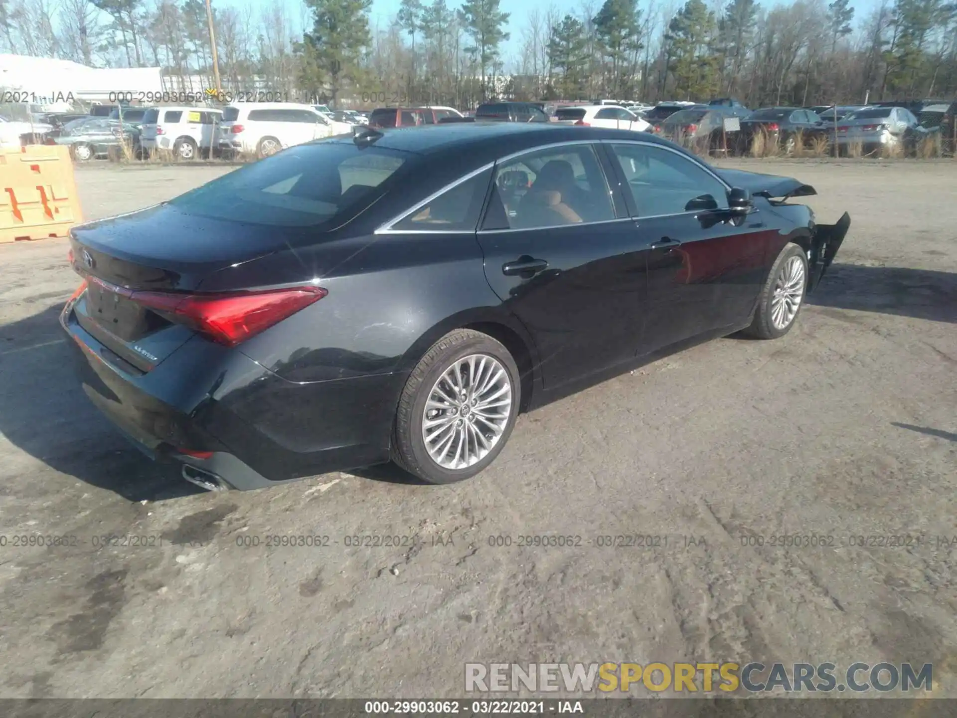 4 Photograph of a damaged car 4T1BZ1FB6KU032620 TOYOTA AVALON 2019