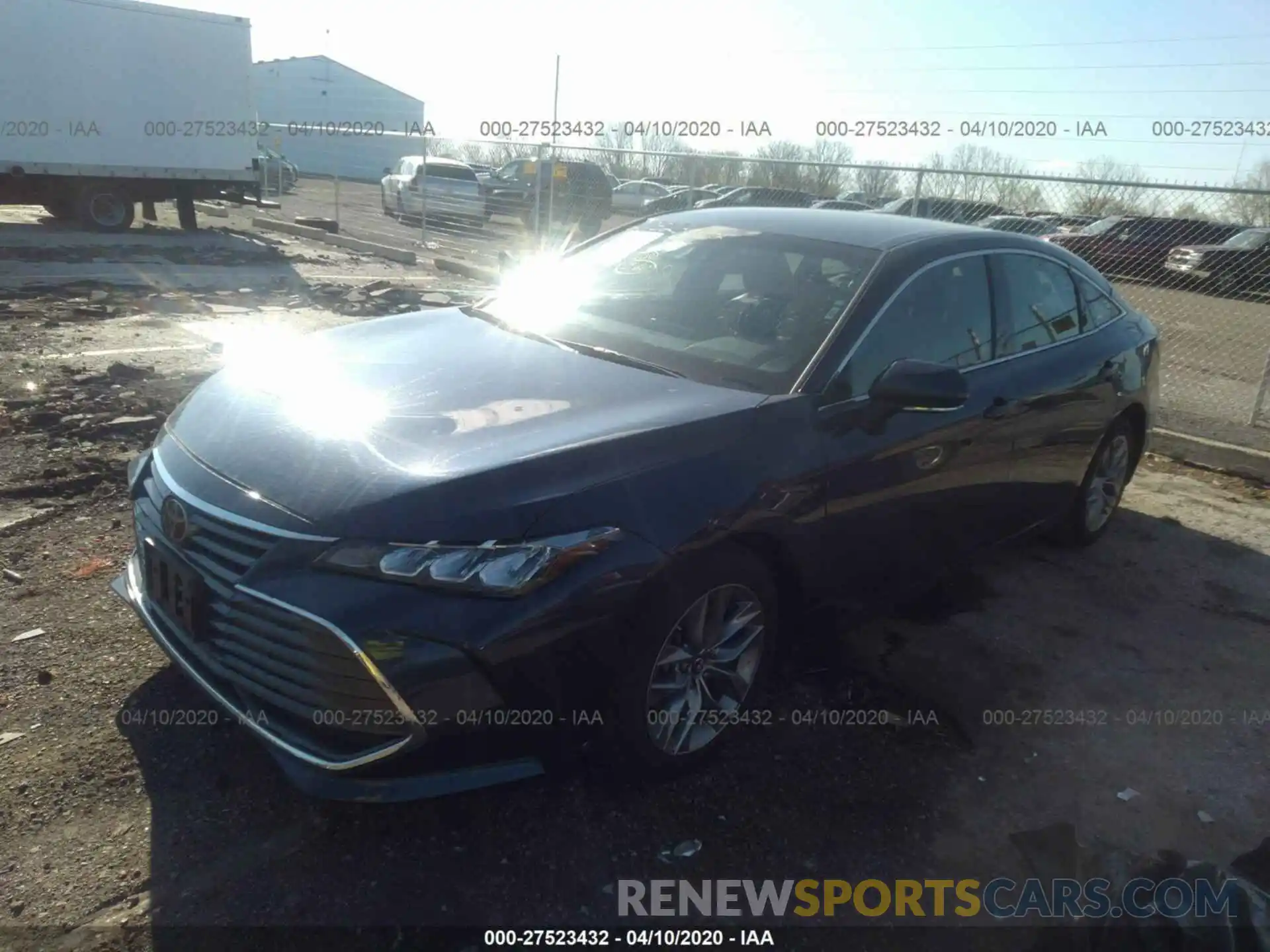 2 Photograph of a damaged car 4T1BZ1FB6KU032794 TOYOTA AVALON 2019