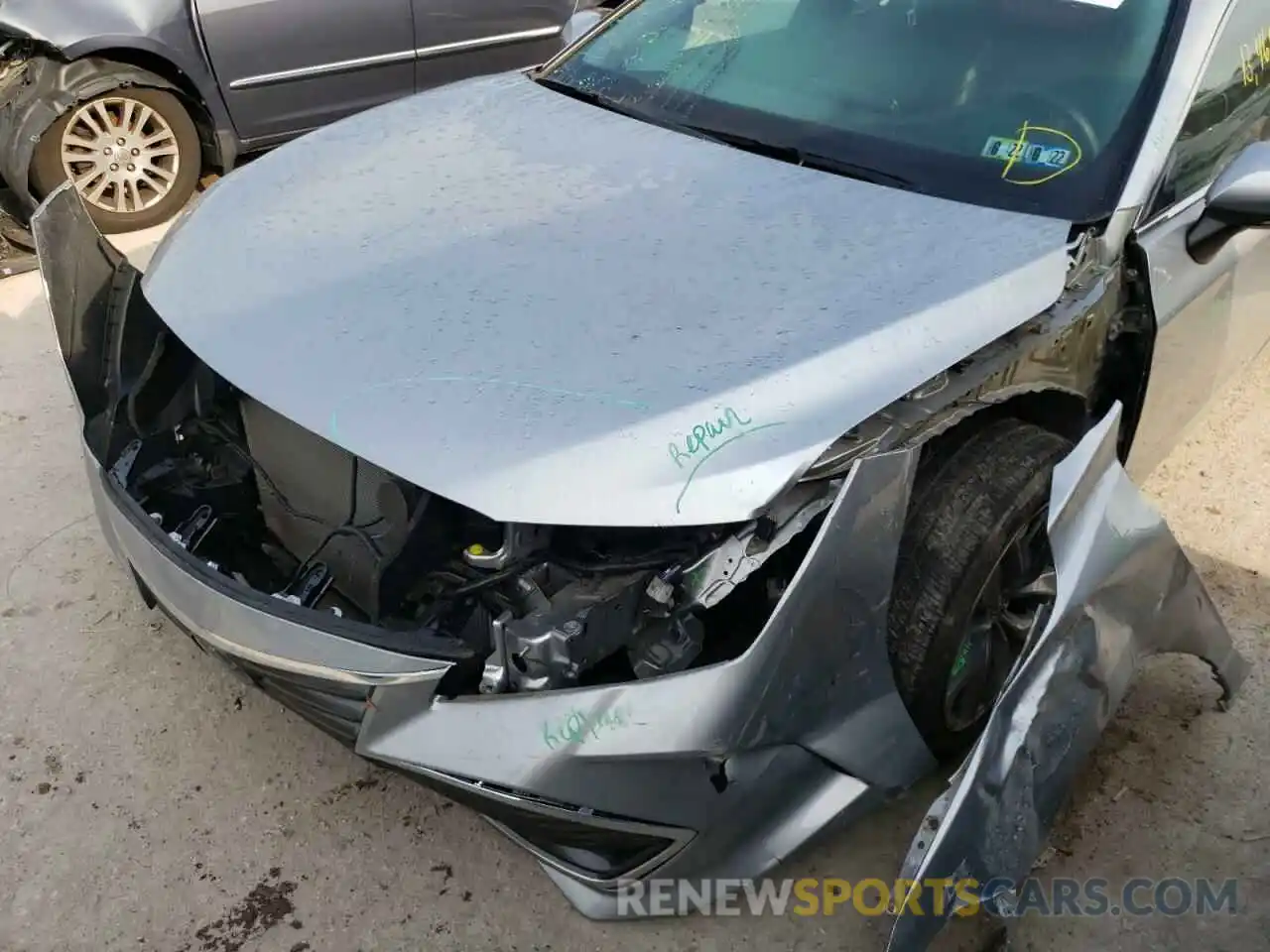 9 Photograph of a damaged car 4T1BZ1FB6KU034612 TOYOTA AVALON 2019