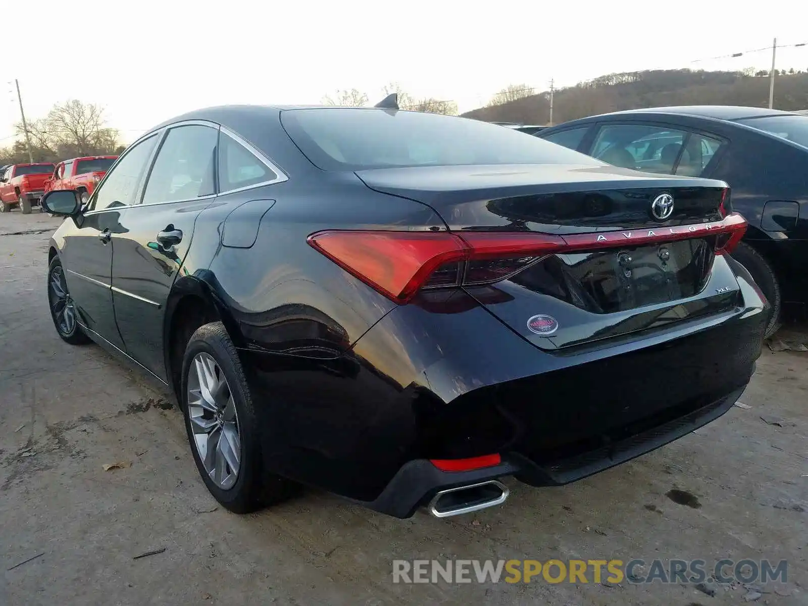 3 Photograph of a damaged car 4T1BZ1FB6KU035260 TOYOTA AVALON 2019