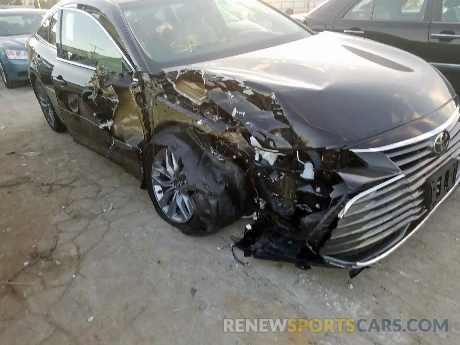 9 Photograph of a damaged car 4T1BZ1FB6KU035260 TOYOTA AVALON 2019