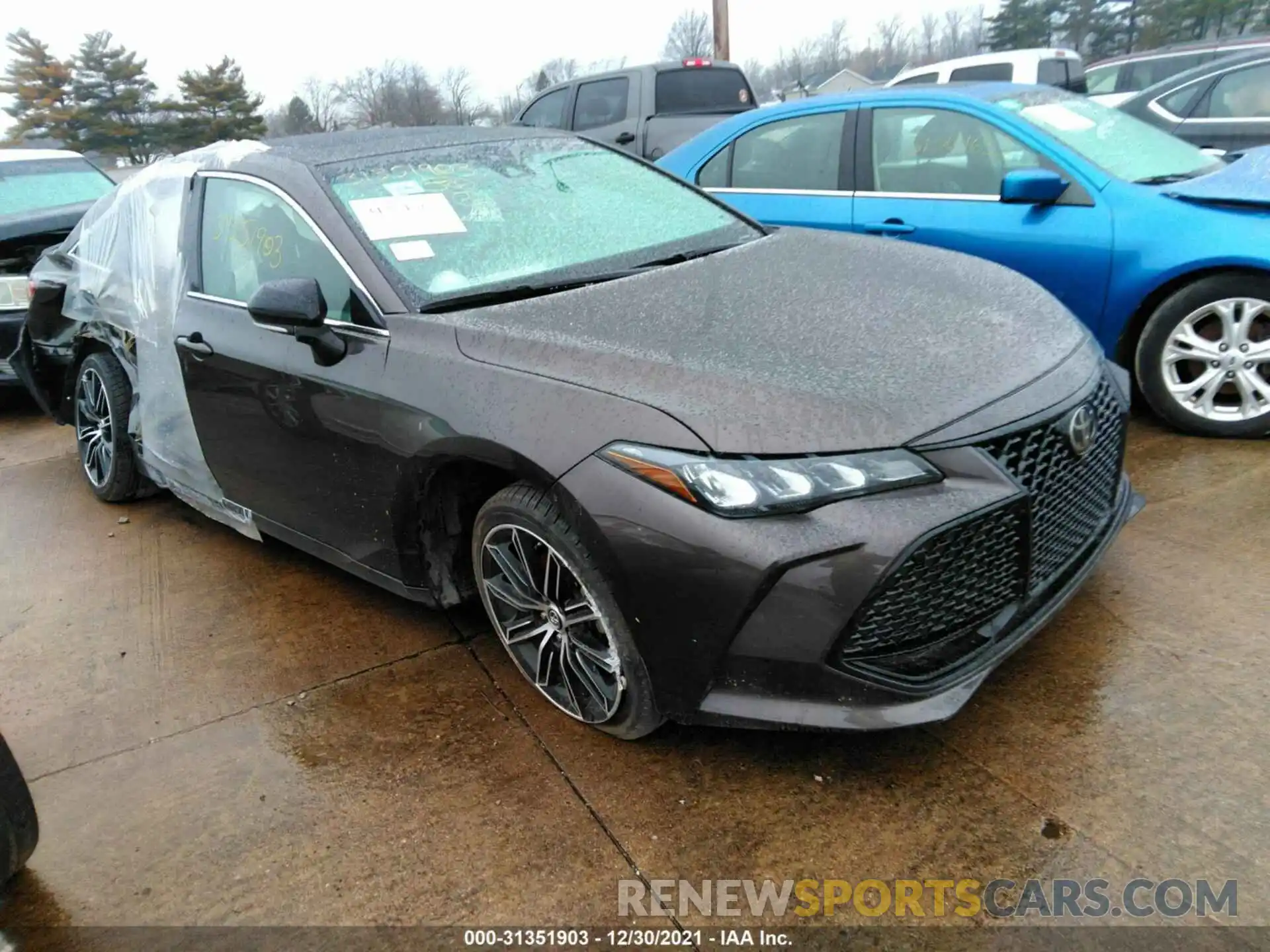 1 Photograph of a damaged car 4T1BZ1FB6KU037848 TOYOTA AVALON 2019