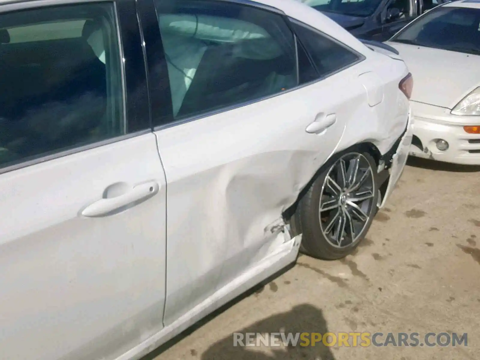 9 Photograph of a damaged car 4T1BZ1FB7KU002087 TOYOTA AVALON 2019