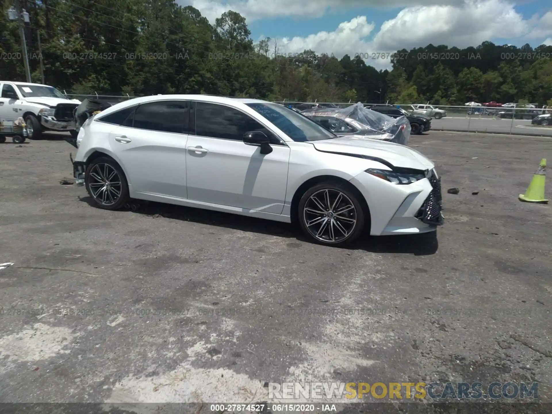 1 Photograph of a damaged car 4T1BZ1FB7KU005023 TOYOTA AVALON 2019