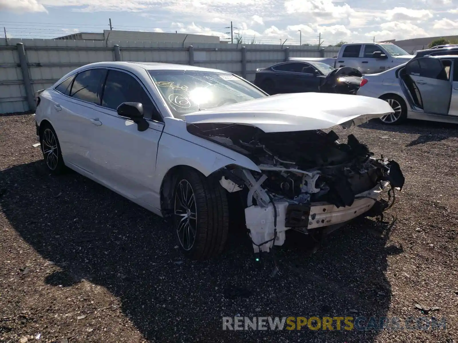 1 Photograph of a damaged car 4T1BZ1FB7KU006334 TOYOTA AVALON 2019