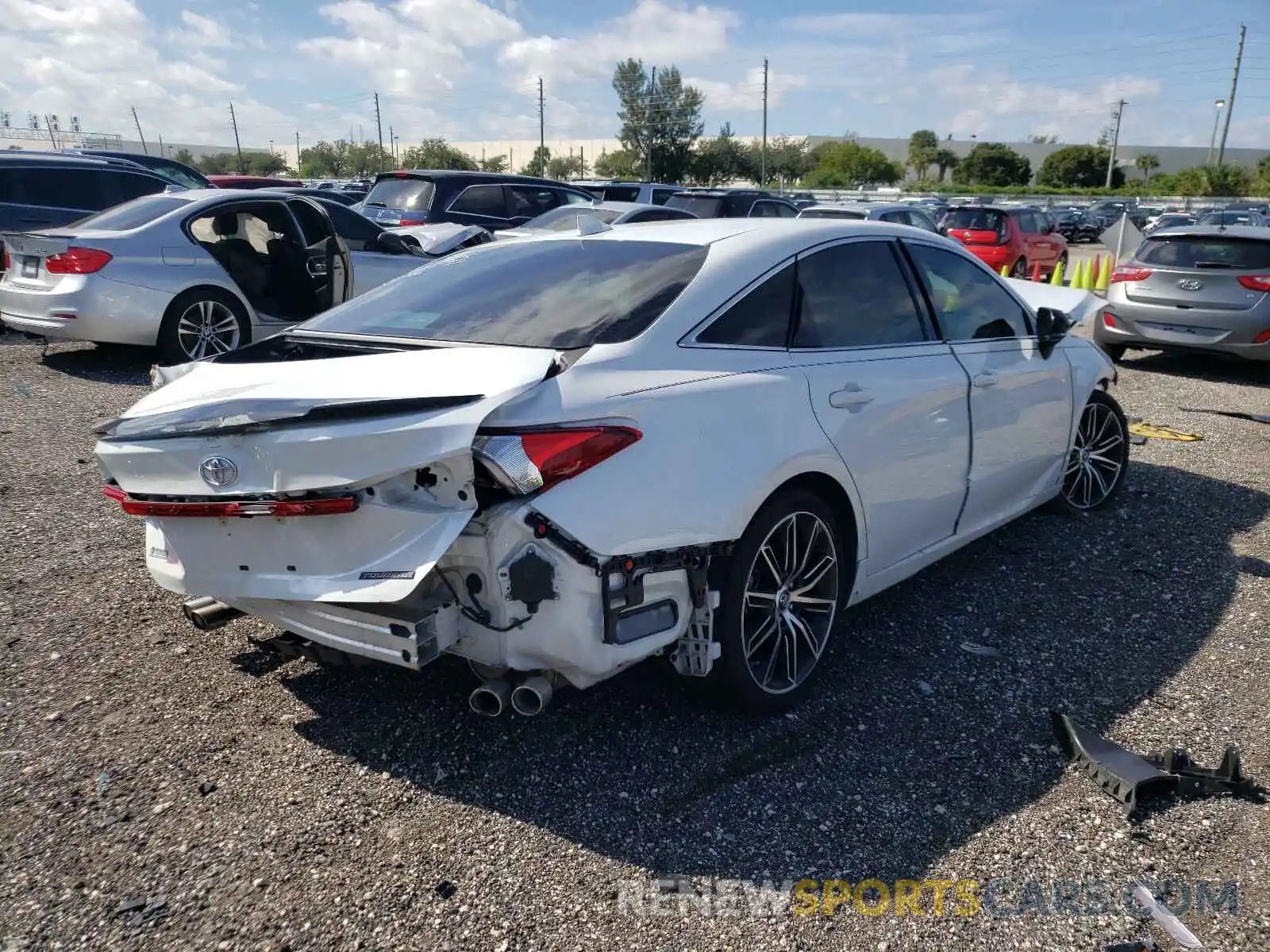 4 Photograph of a damaged car 4T1BZ1FB7KU006334 TOYOTA AVALON 2019