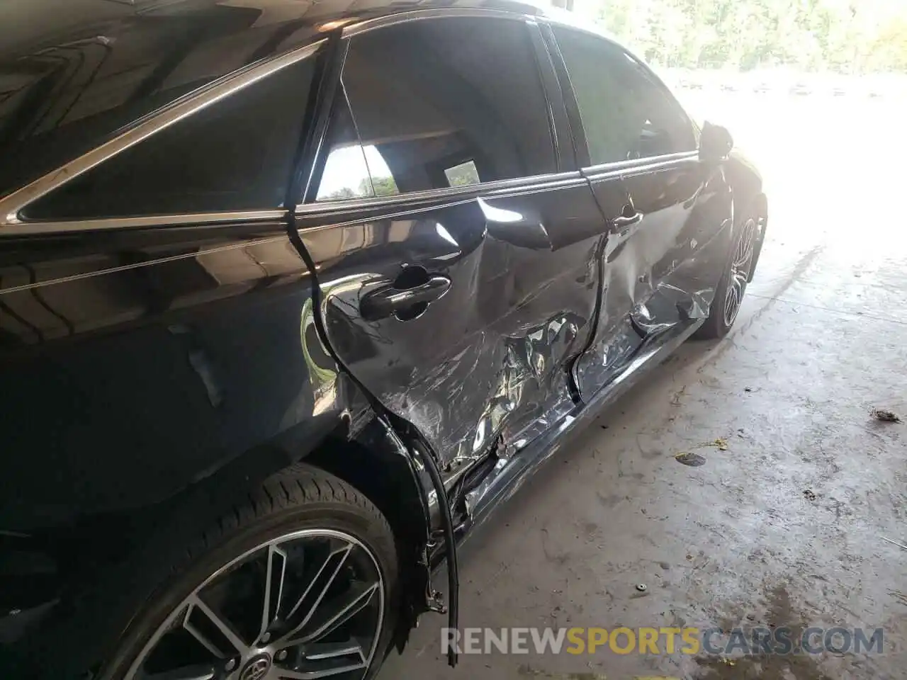 9 Photograph of a damaged car 4T1BZ1FB7KU008018 TOYOTA AVALON 2019