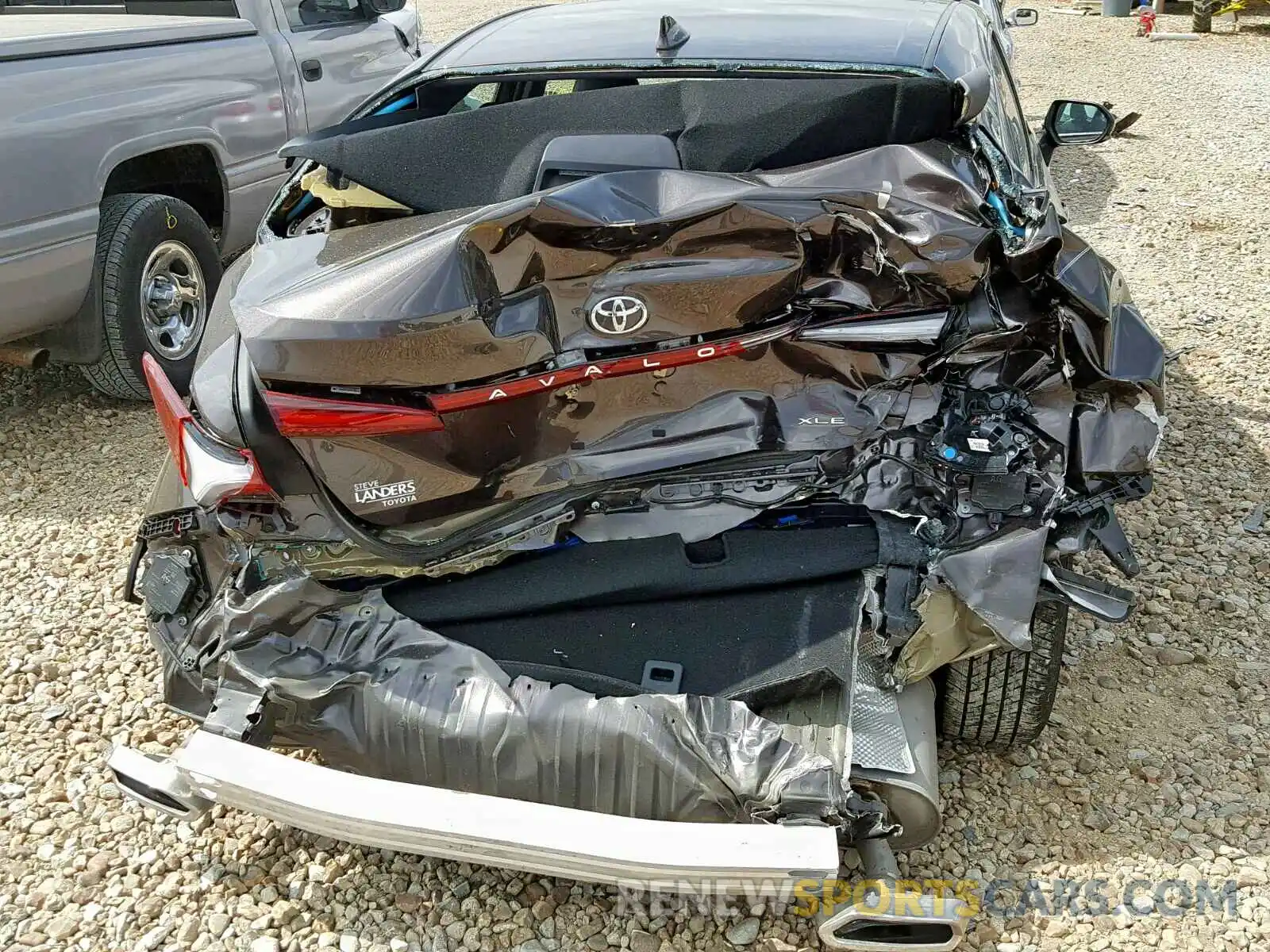 9 Photograph of a damaged car 4T1BZ1FB7KU008598 TOYOTA AVALON 2019