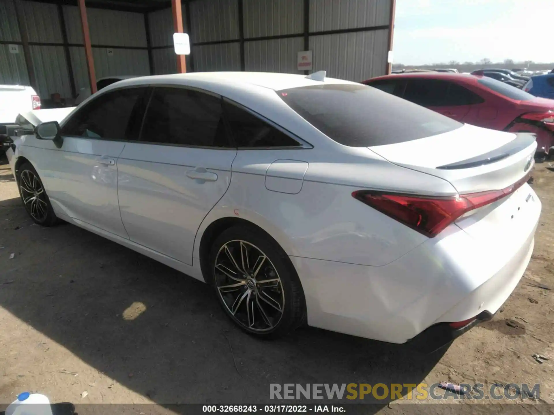 3 Фотография поврежденного автомобиля 4T1BZ1FB7KU009881 TOYOTA AVALON 2019