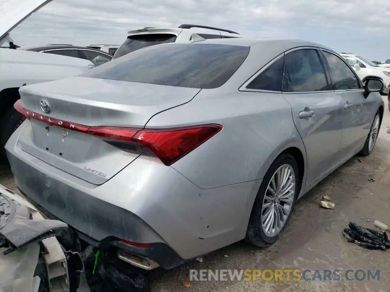 4 Photograph of a damaged car 4T1BZ1FB7KU011940 TOYOTA AVALON 2019