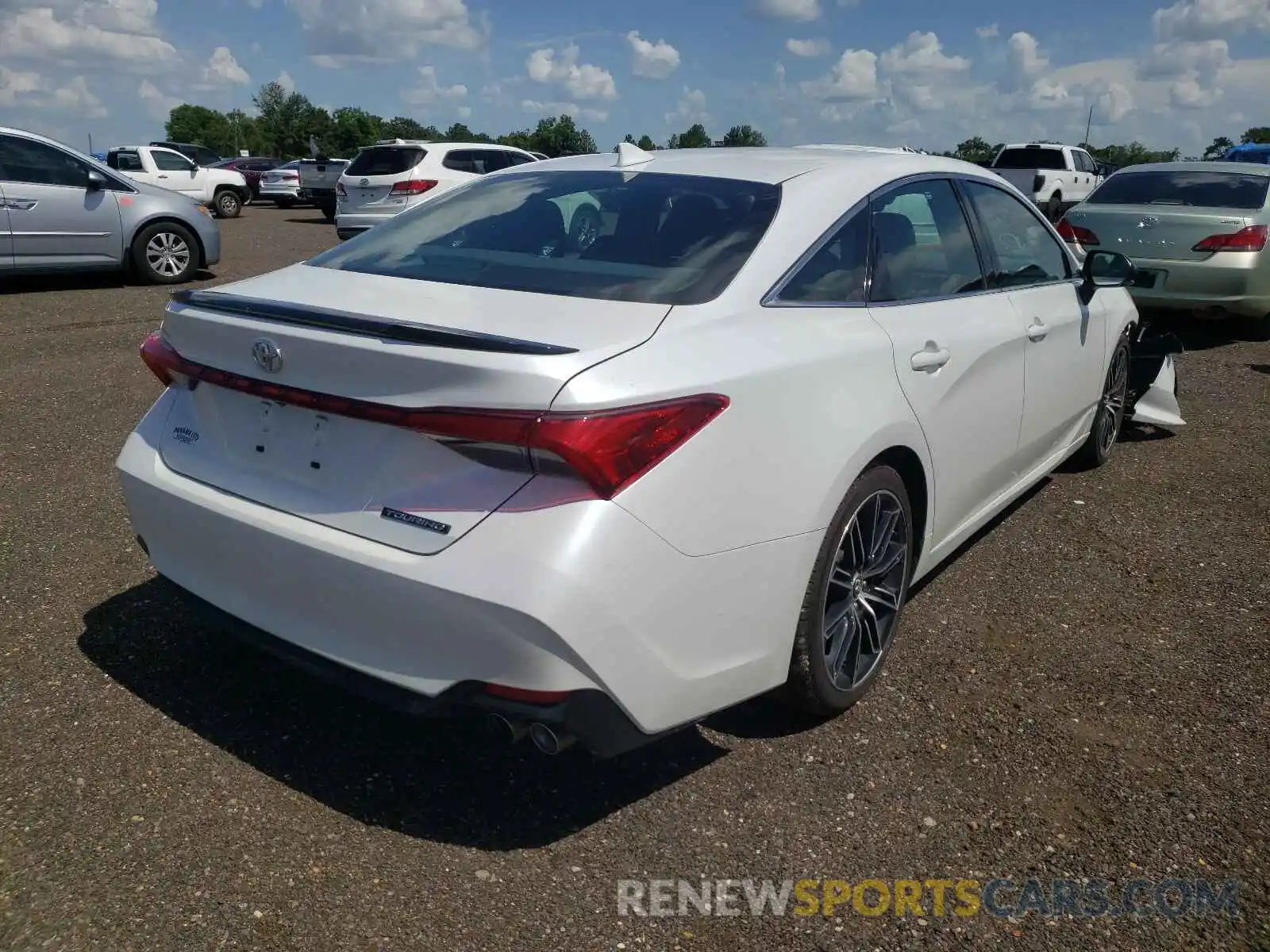 4 Photograph of a damaged car 4T1BZ1FB7KU022680 TOYOTA AVALON 2019