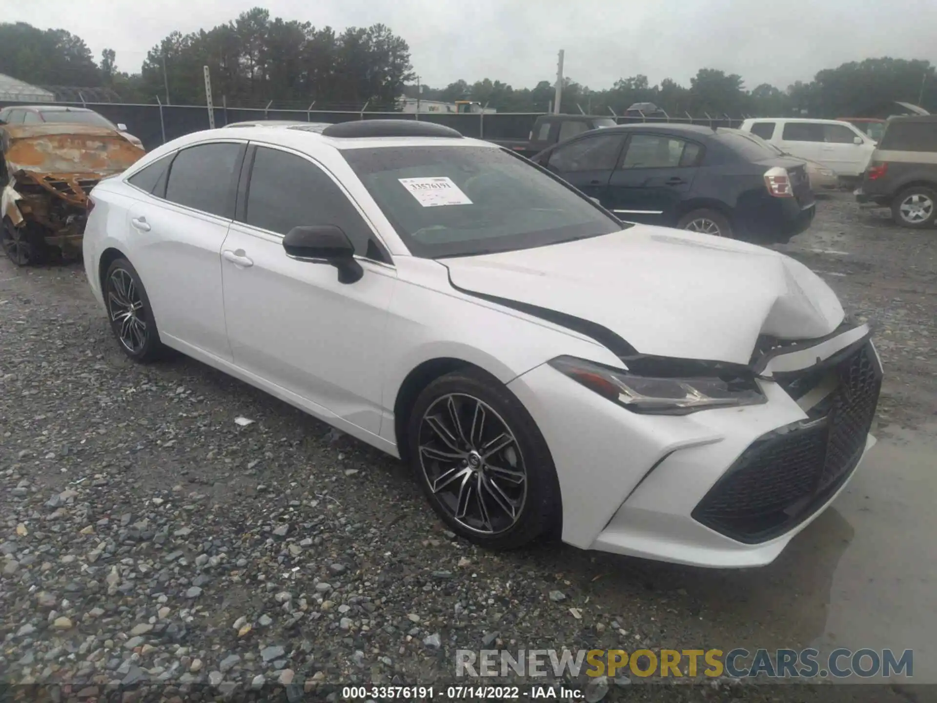 1 Photograph of a damaged car 4T1BZ1FB7KU026664 TOYOTA AVALON 2019