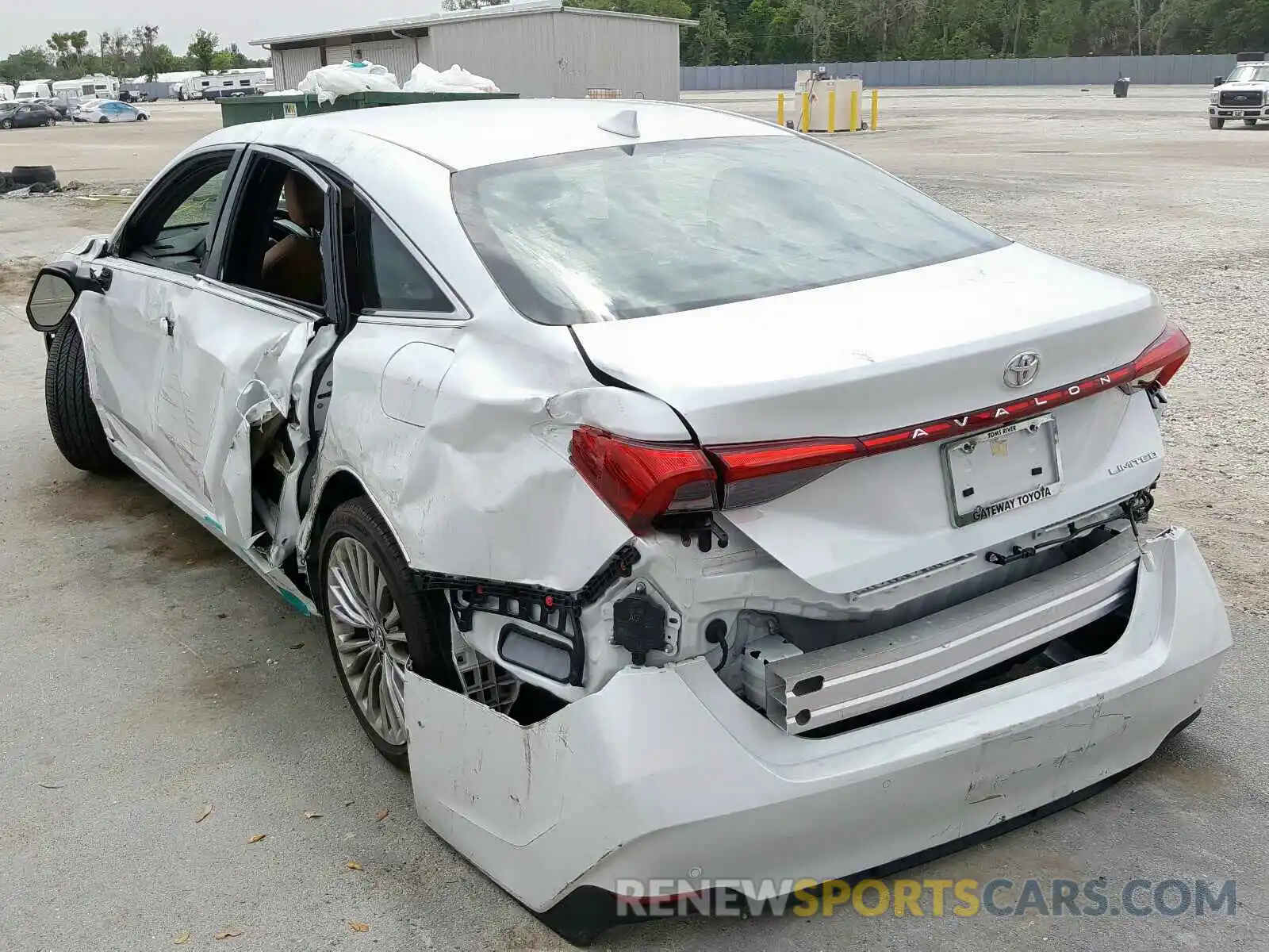 3 Photograph of a damaged car 4T1BZ1FB7KU028544 TOYOTA AVALON 2019