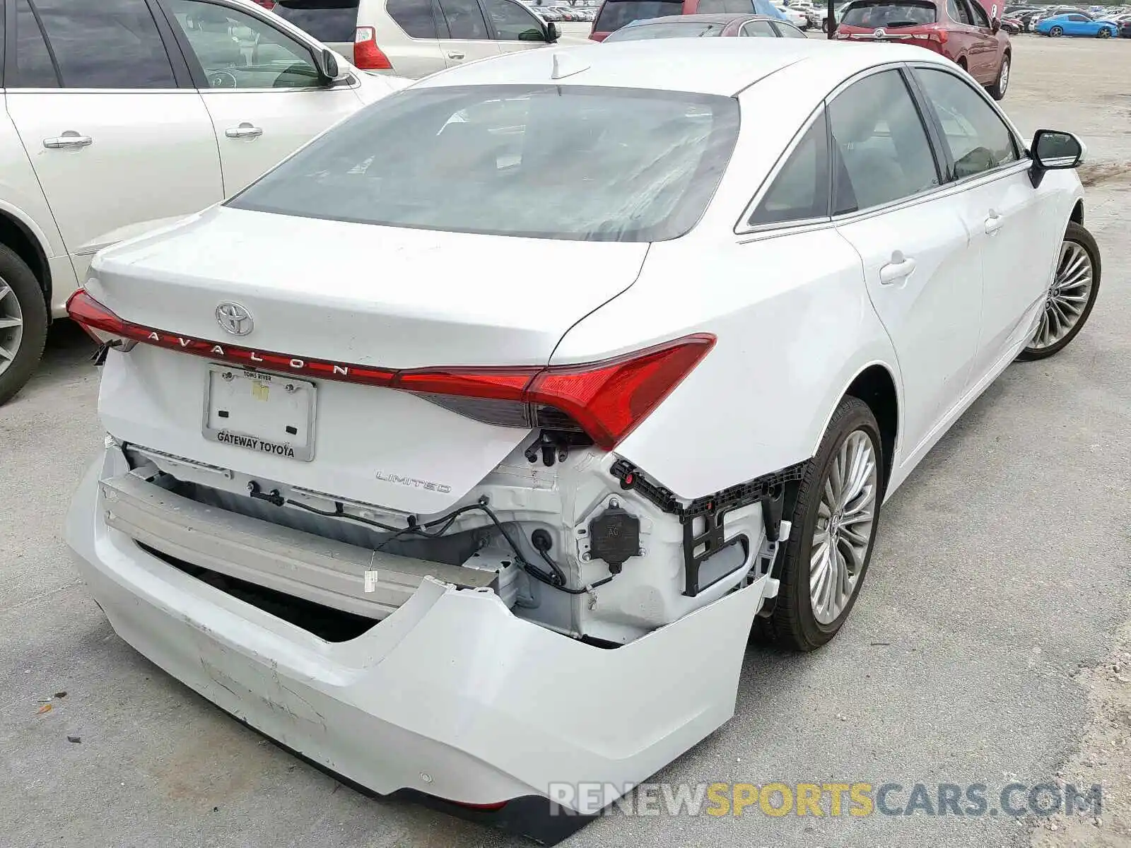 4 Photograph of a damaged car 4T1BZ1FB7KU028544 TOYOTA AVALON 2019