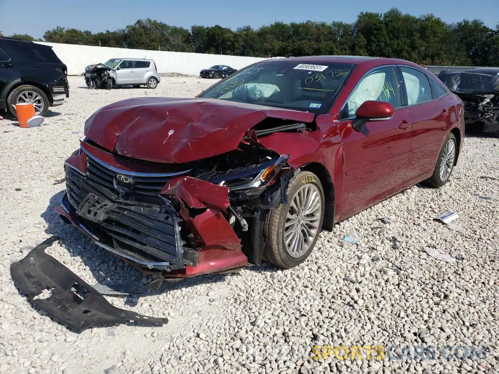 2 Photograph of a damaged car 4T1BZ1FB7KU031752 TOYOTA AVALON 2019