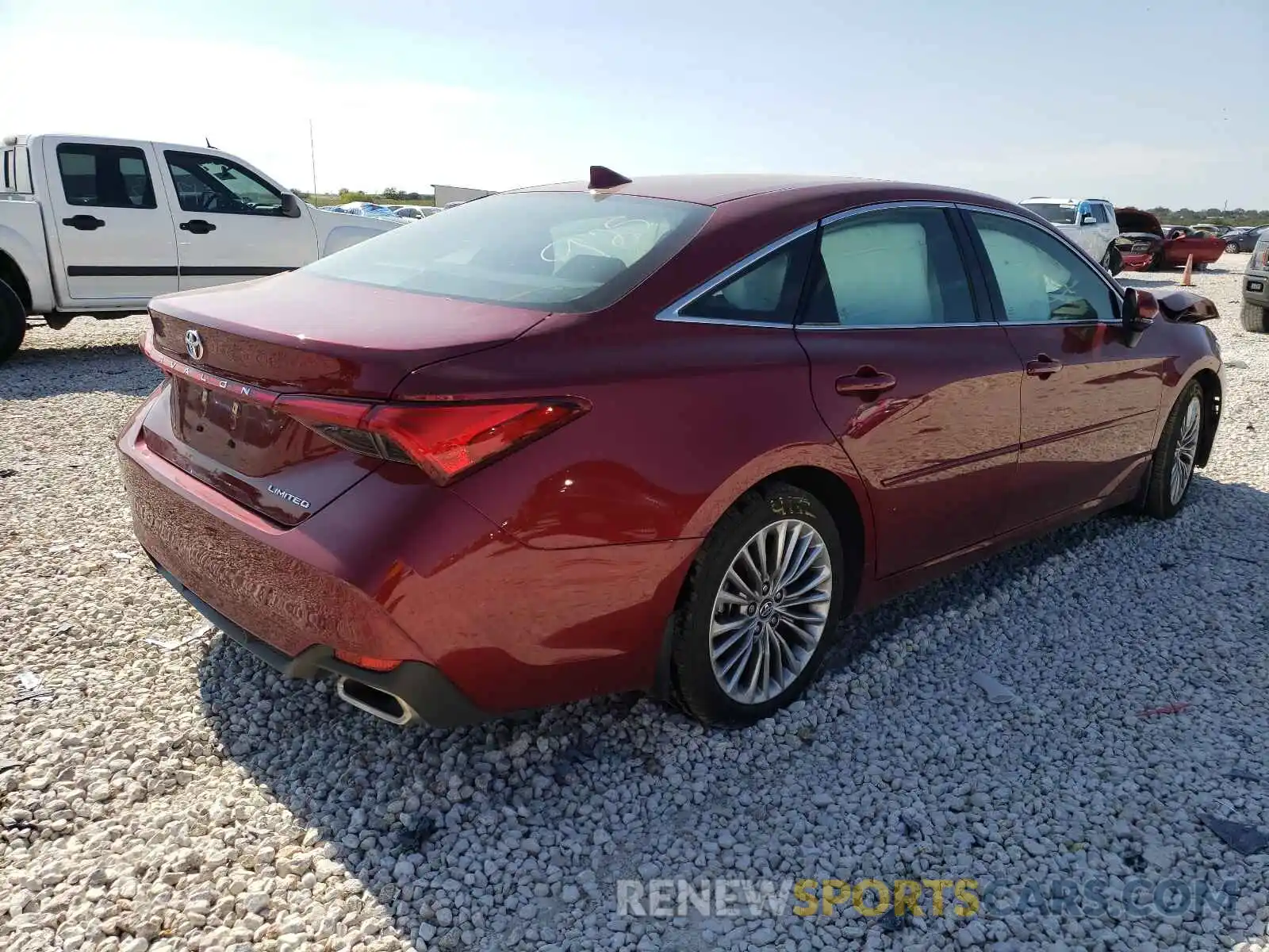 4 Photograph of a damaged car 4T1BZ1FB7KU031752 TOYOTA AVALON 2019