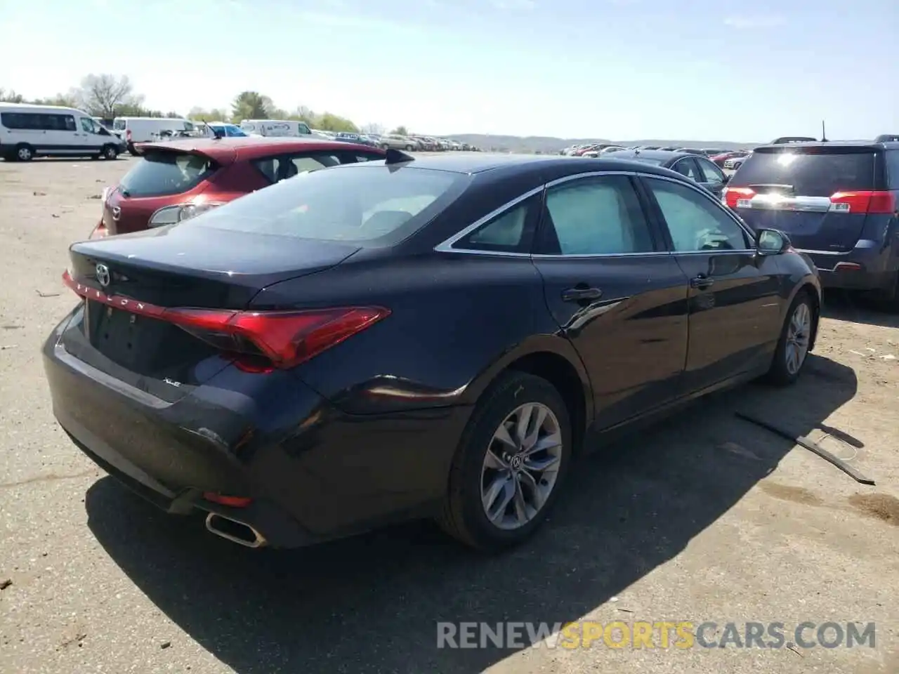 4 Photograph of a damaged car 4T1BZ1FB7KU034800 TOYOTA AVALON 2019