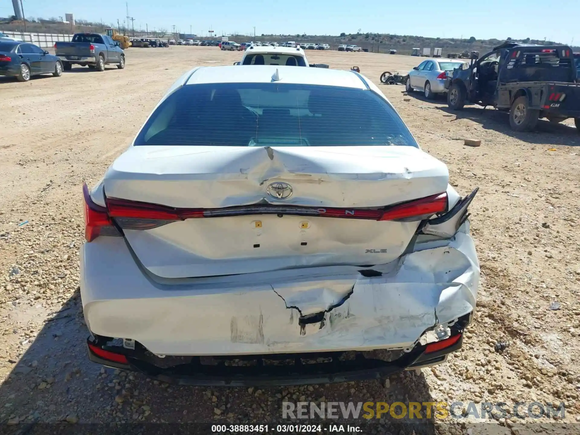 16 Photograph of a damaged car 4T1BZ1FB7KU035901 TOYOTA AVALON 2019