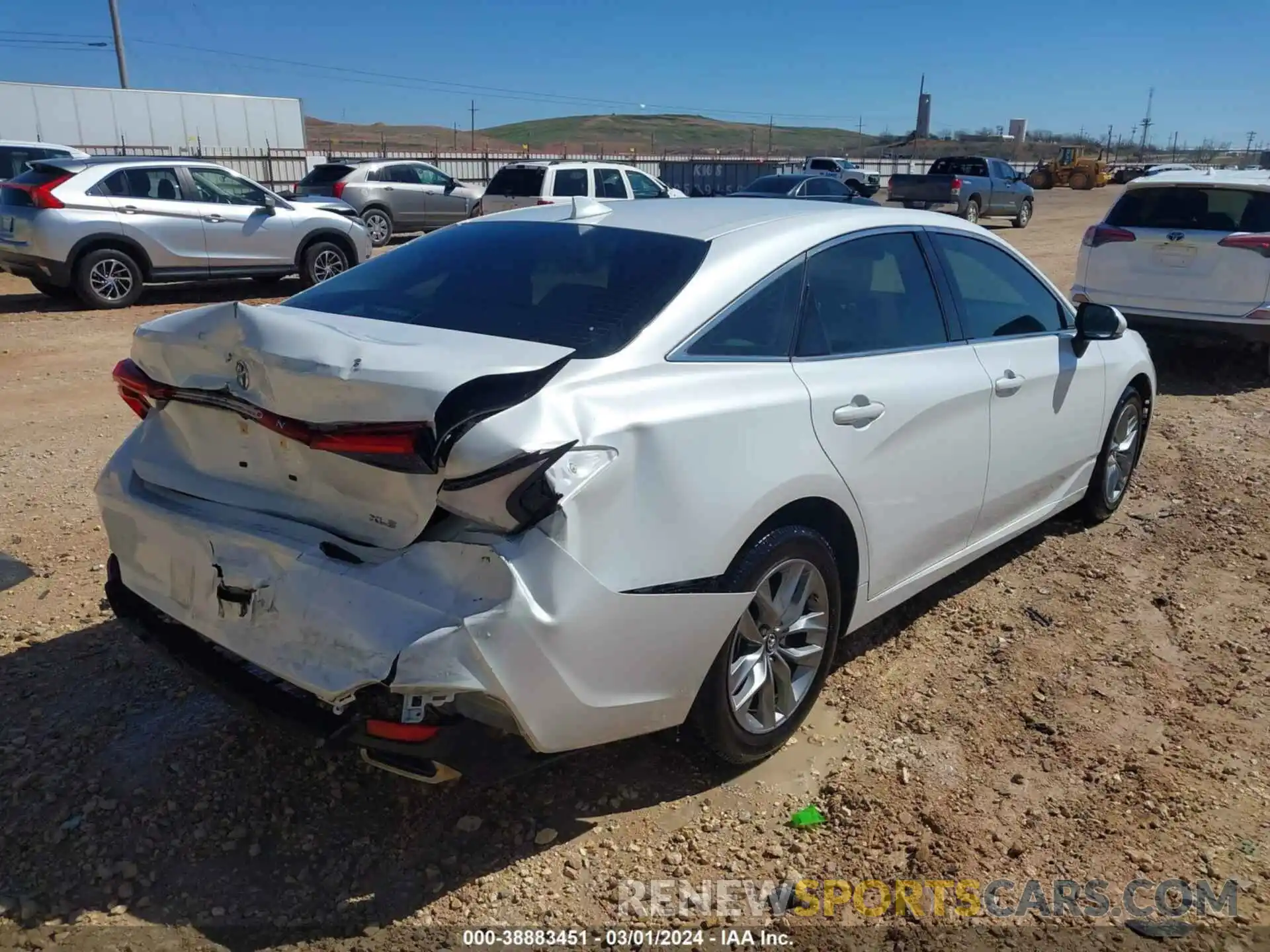 4 Photograph of a damaged car 4T1BZ1FB7KU035901 TOYOTA AVALON 2019