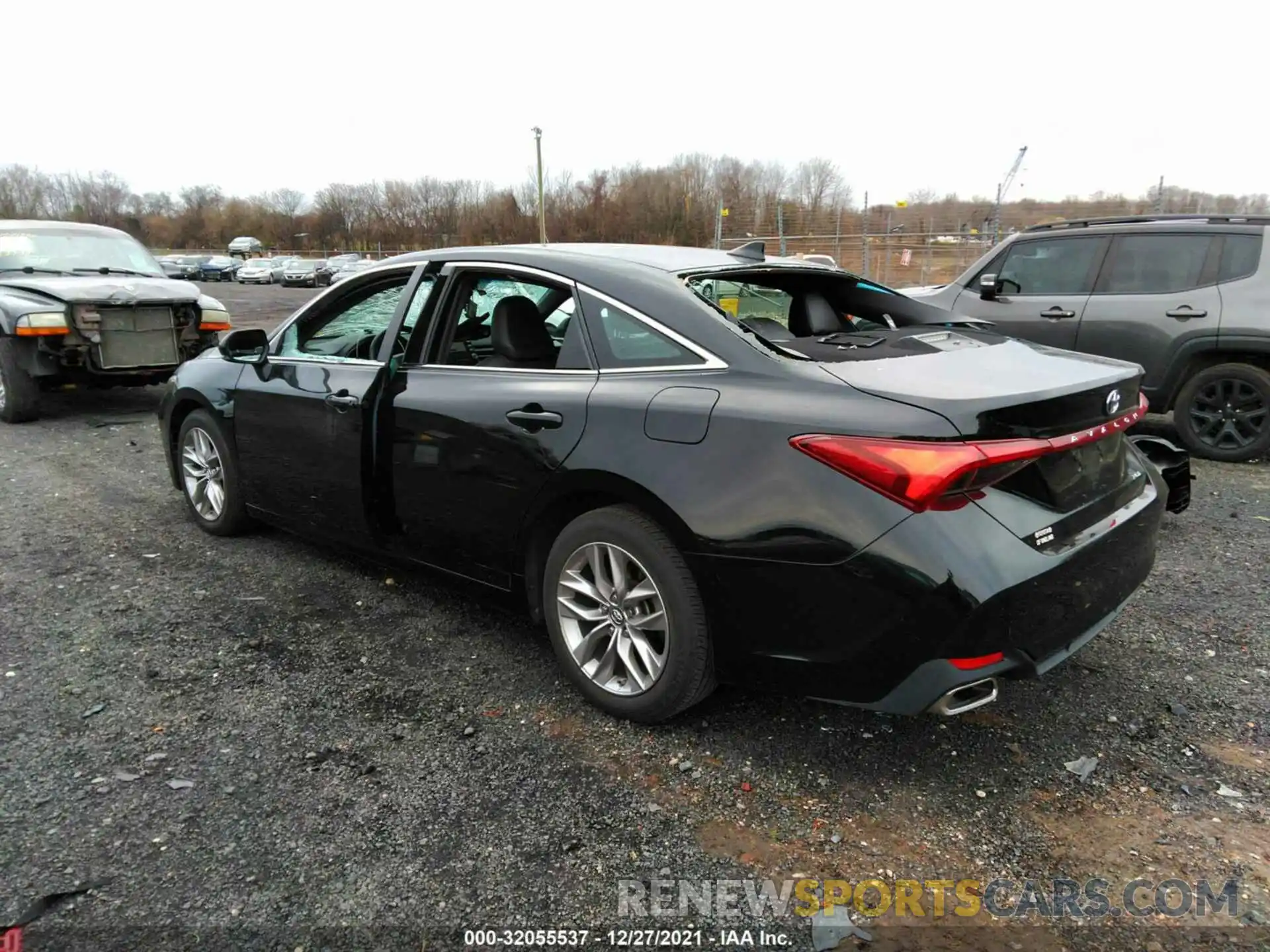 3 Photograph of a damaged car 4T1BZ1FB8KU004155 TOYOTA AVALON 2019