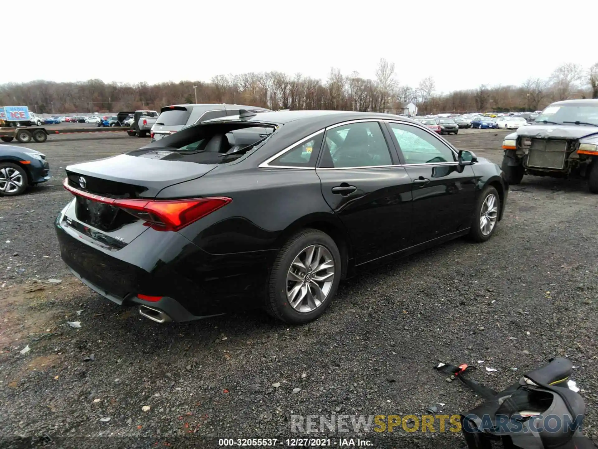 4 Photograph of a damaged car 4T1BZ1FB8KU004155 TOYOTA AVALON 2019