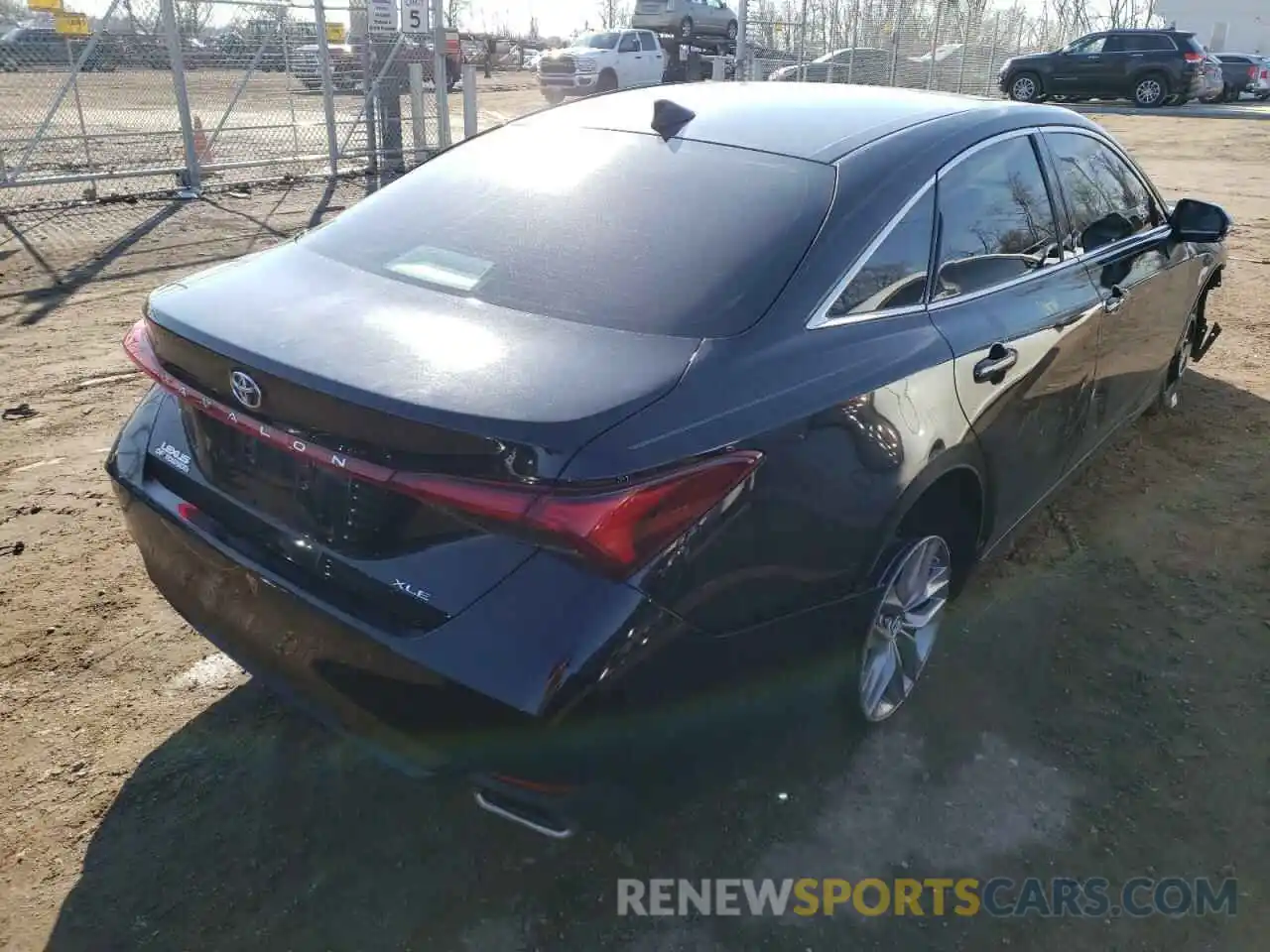 4 Фотография поврежденного автомобиля 4T1BZ1FB8KU006813 TOYOTA AVALON 2019