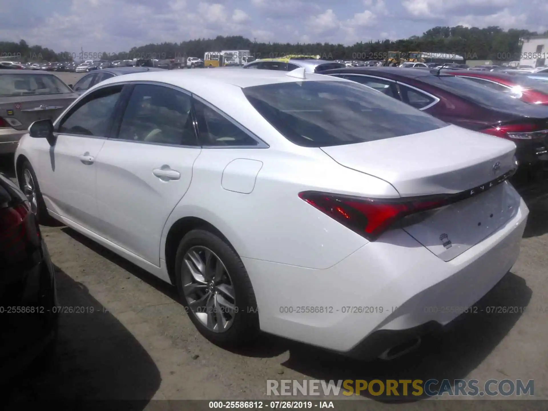 3 Photograph of a damaged car 4T1BZ1FB8KU007024 TOYOTA AVALON 2019