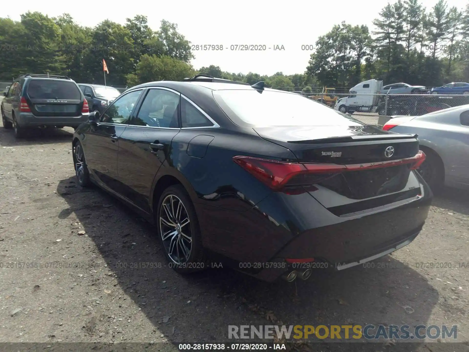 3 Photograph of a damaged car 4T1BZ1FB8KU008464 TOYOTA AVALON 2019